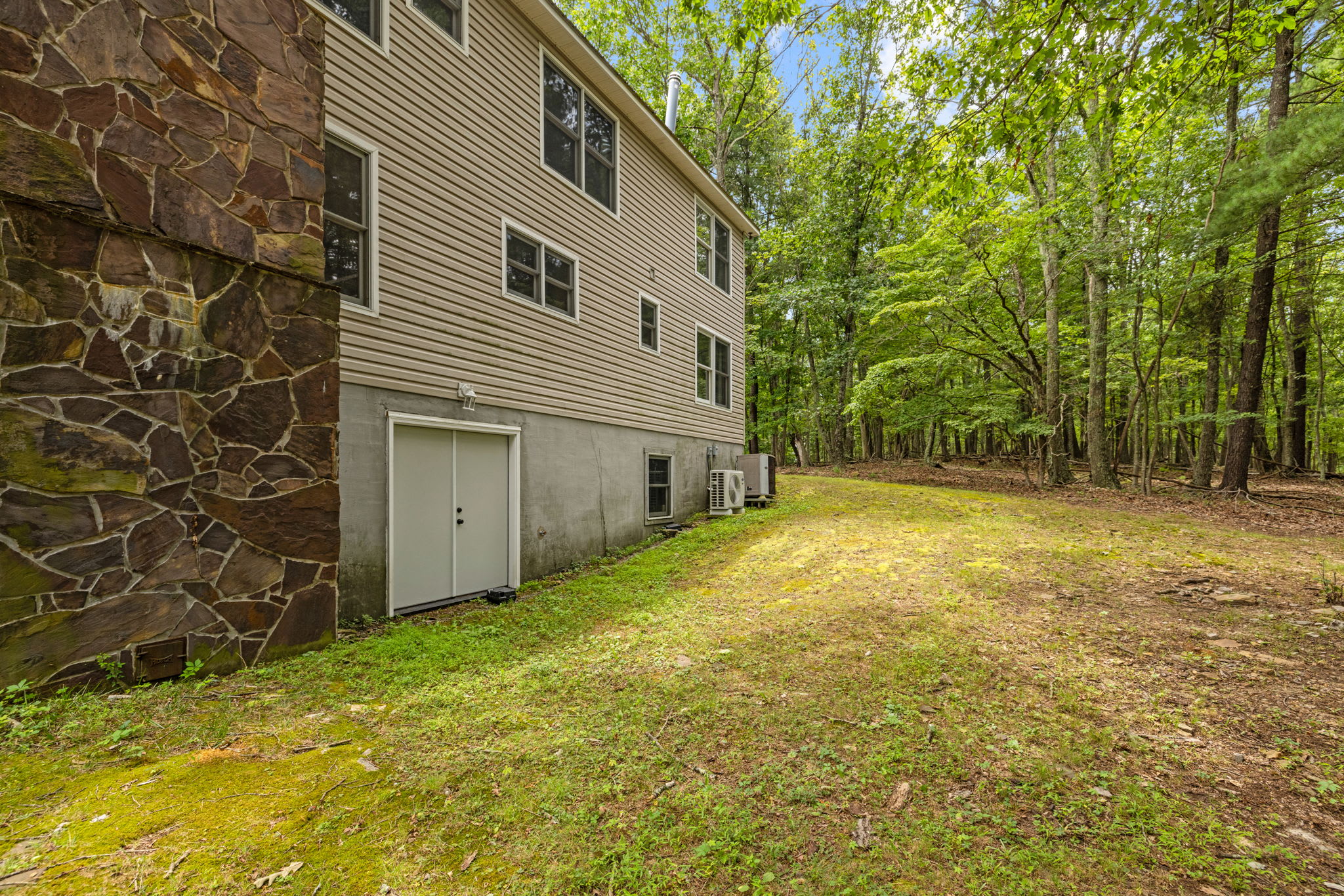 Paw Paw Mountain Lodge w/River Access & Fire Pit