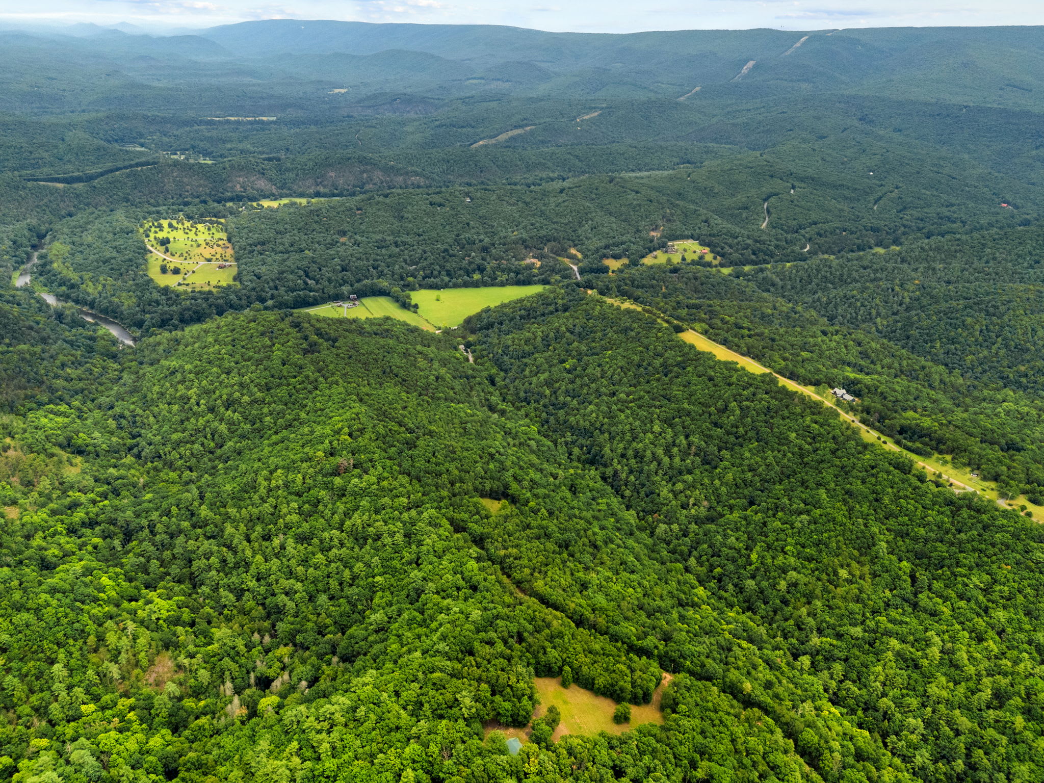 Paw Paw Mountain Lodge w/River Access & Fire Pit