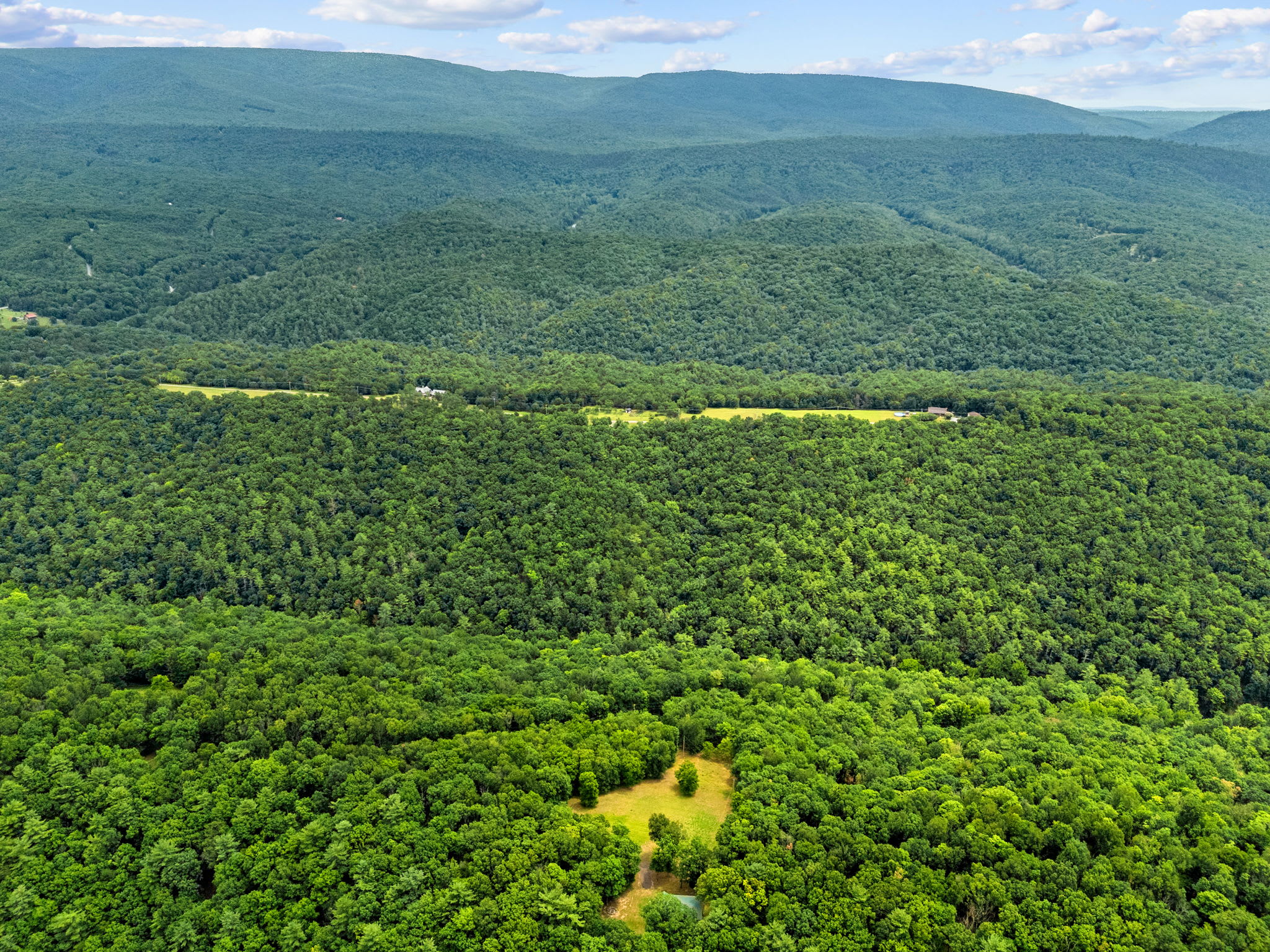 Paw Paw Mountain Lodge w/River Access & Fire Pit