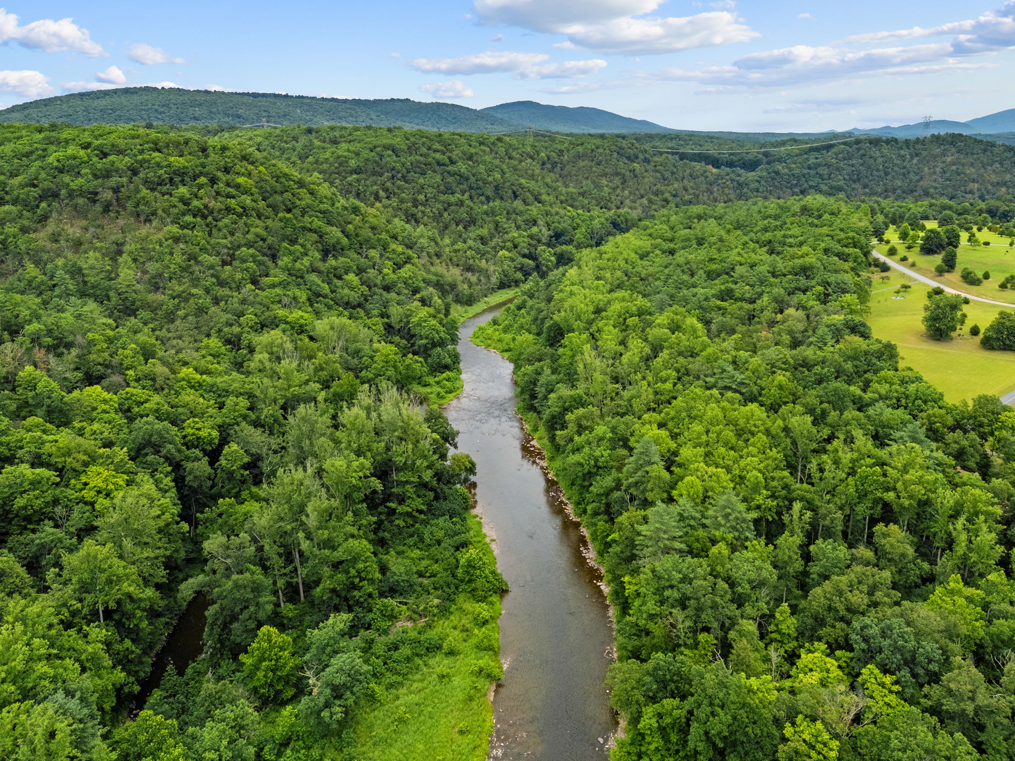 Paw Paw Mountain Lodge w/River Access & Fire Pit