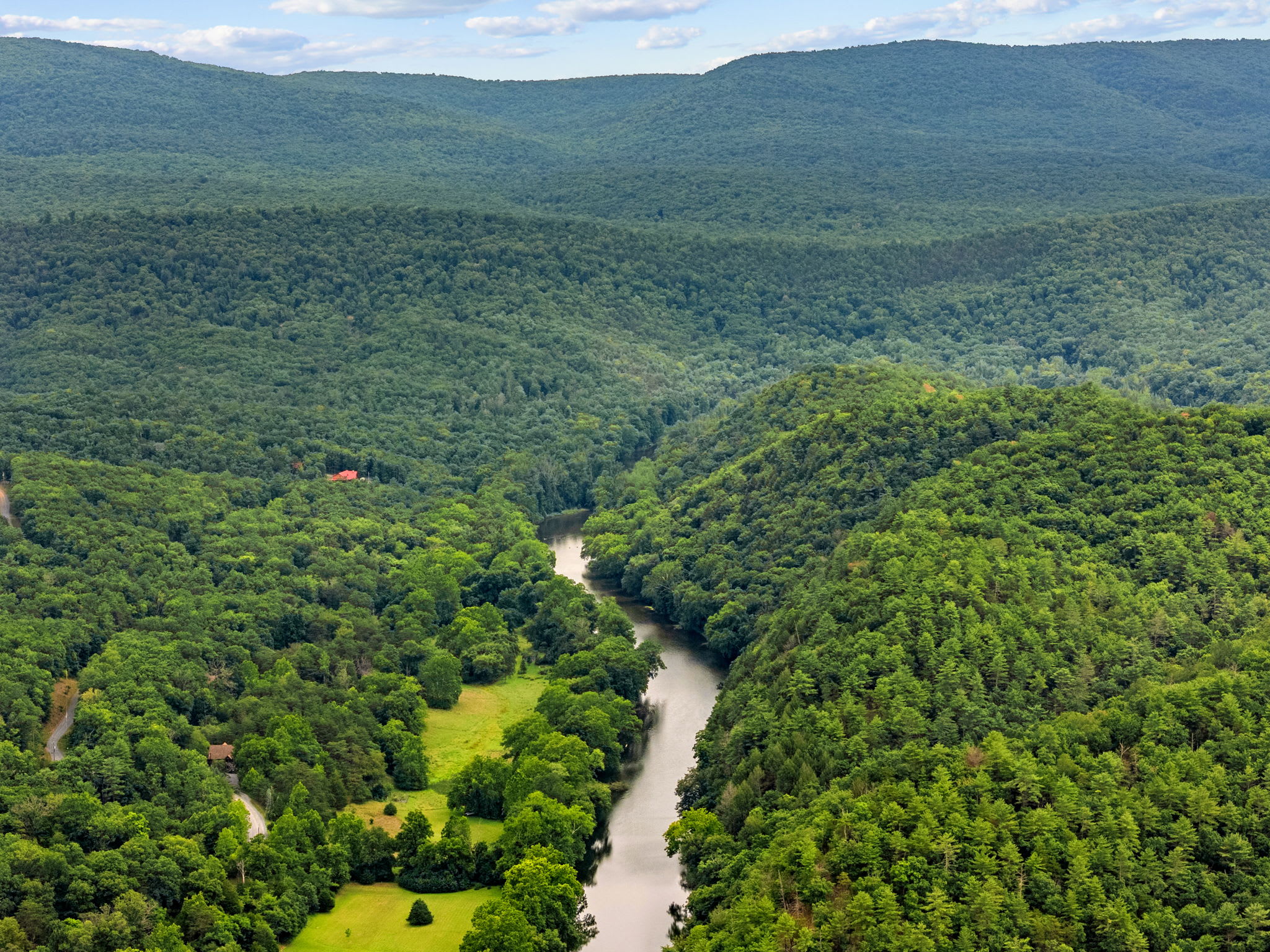 Paw Paw Mountain Lodge w/River Access & Fire Pit