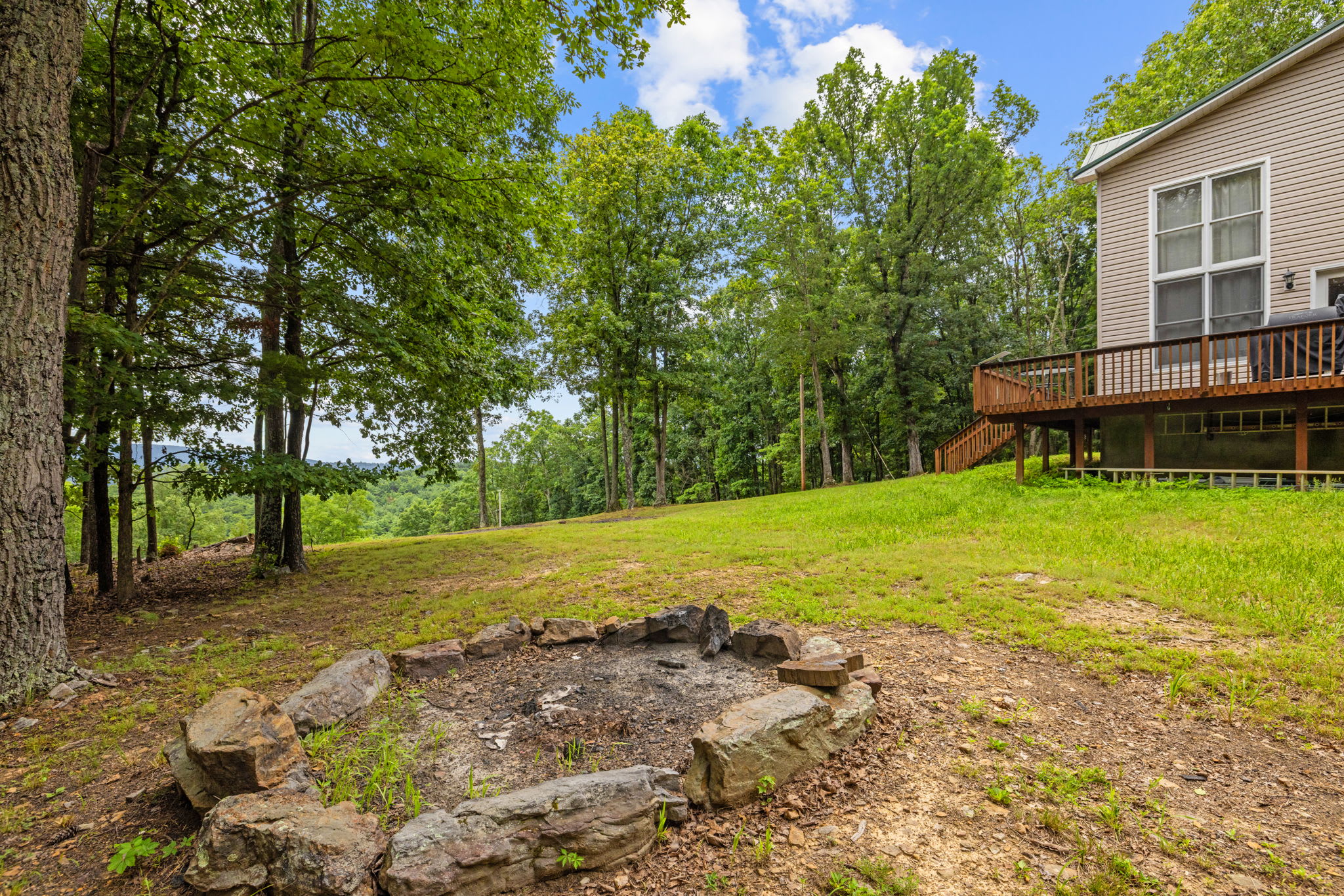 Paw Paw Mountain Lodge w/River Access & Fire Pit