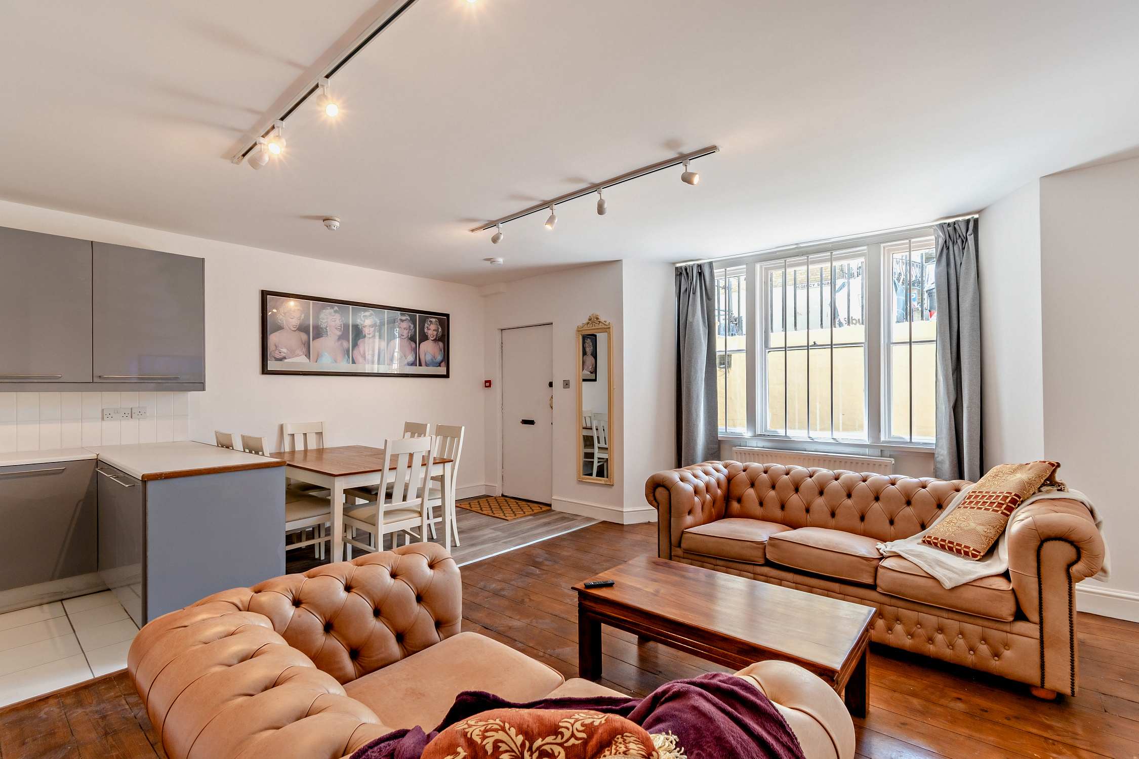 Host & Stay - 37 Regency Square – photo 1