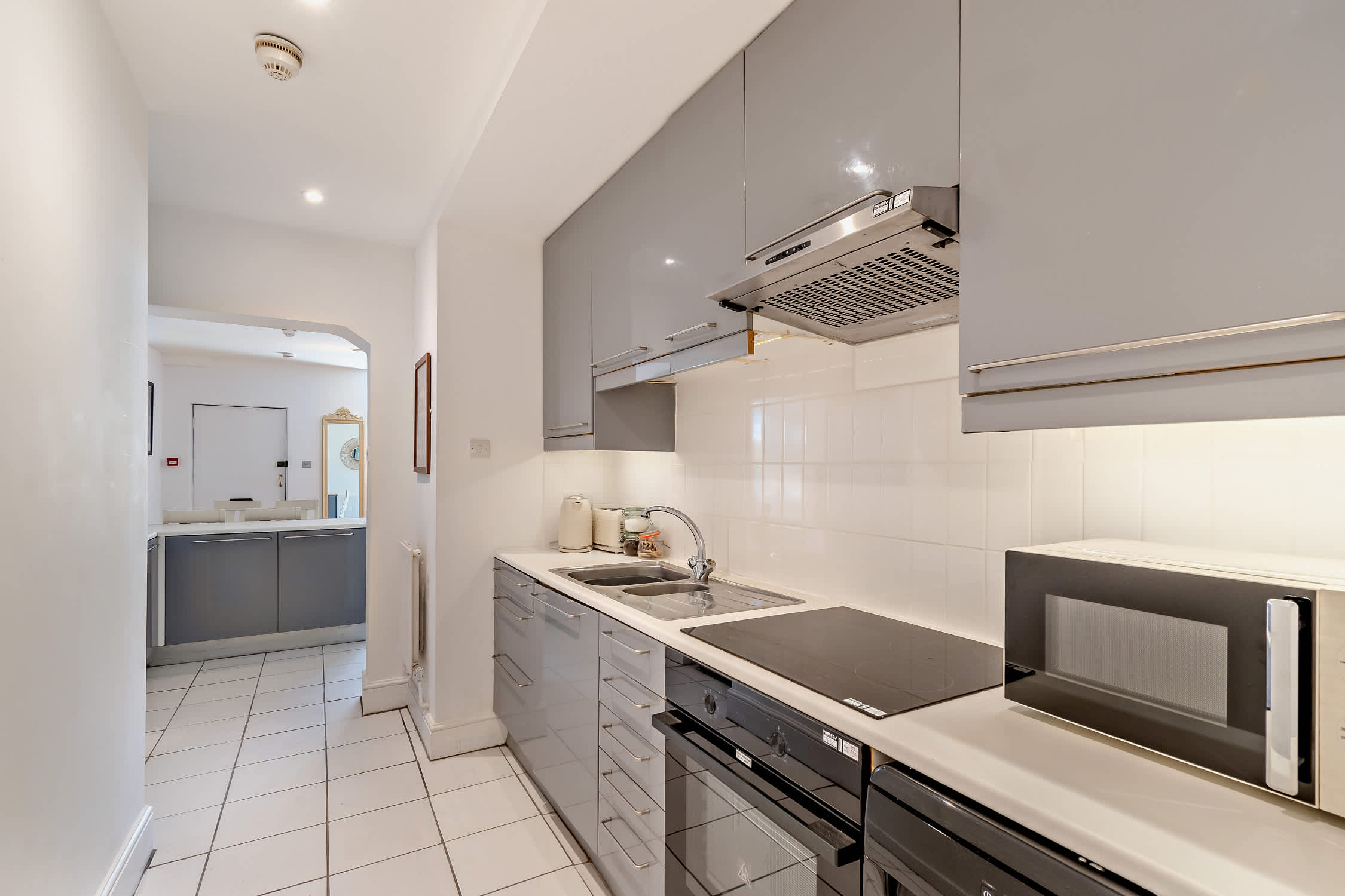 Host & Stay - 37 Regency Square – photo 11