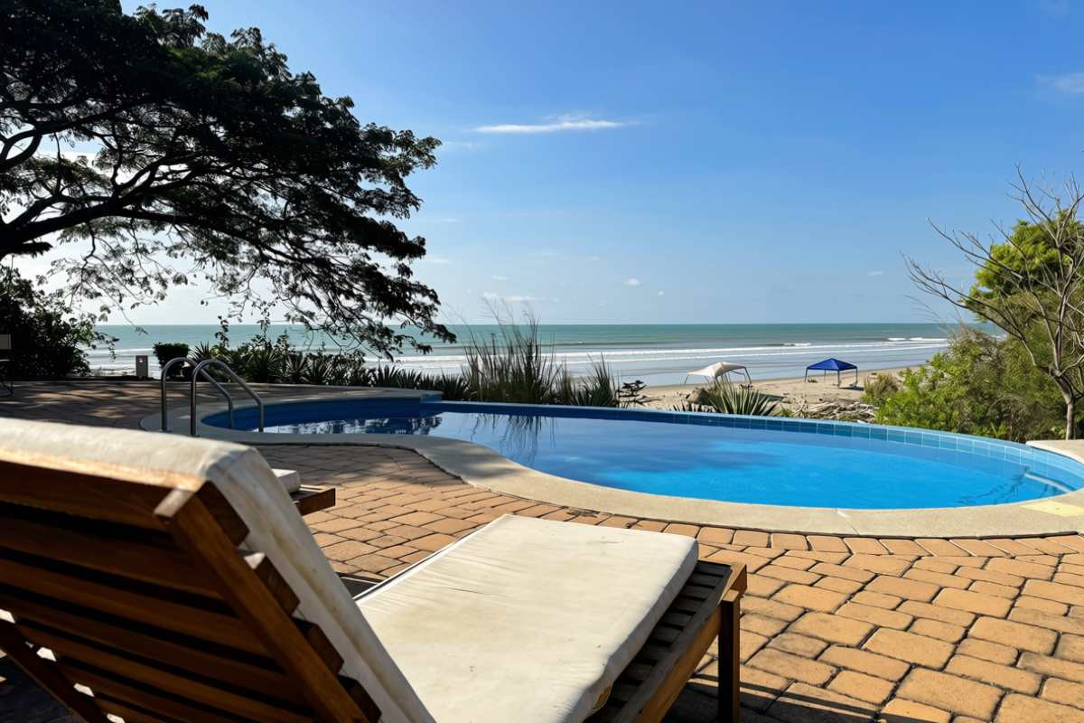 Beachfront | Pool With Views | Family & Friends