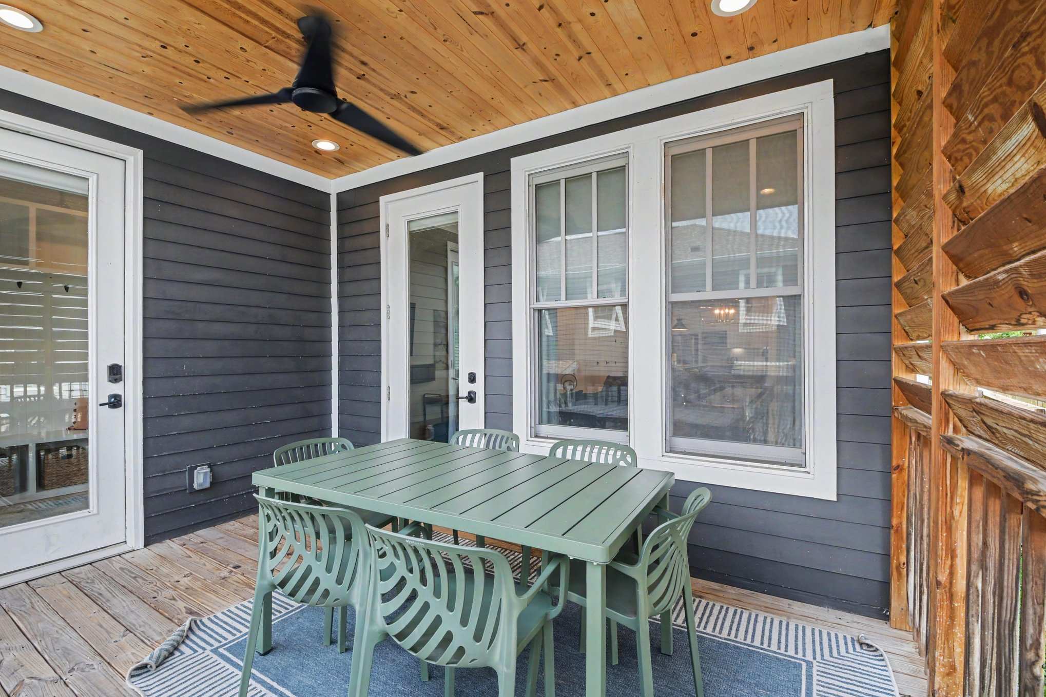Back porch w/ outdoor dining table
