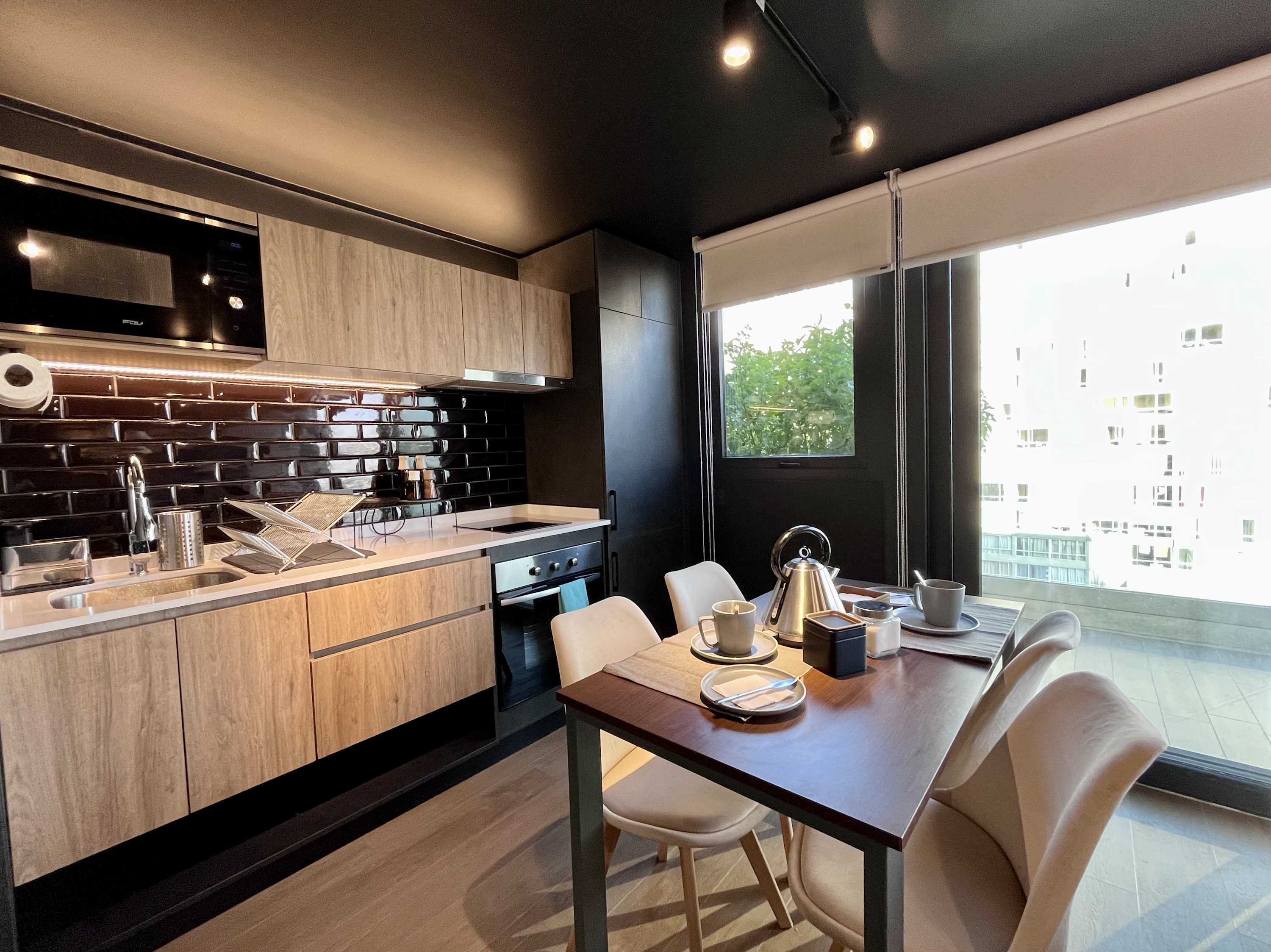 Modern Studio w/ Rooftop Pool & City Views
