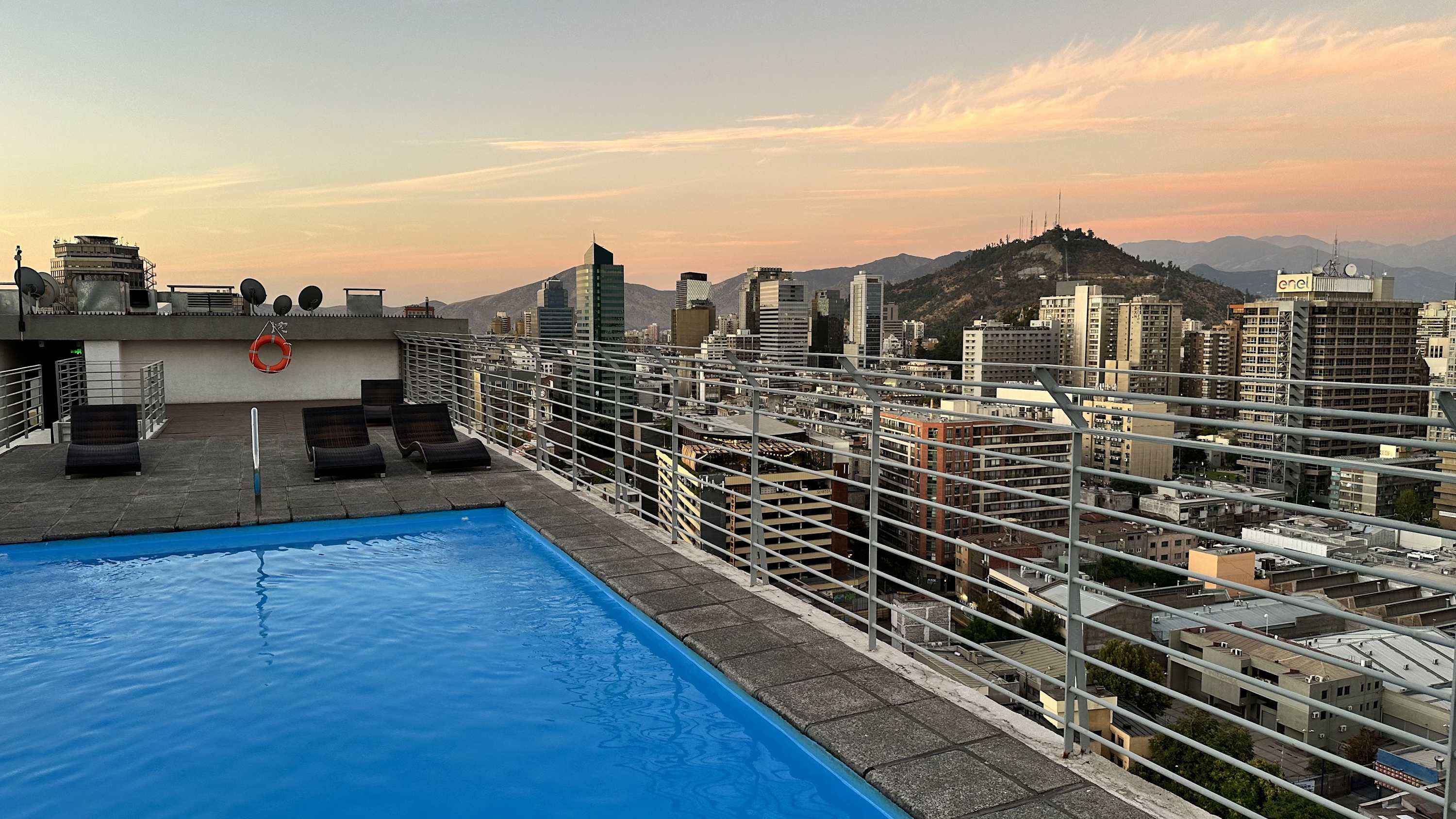 Panoramic Loft Paris-Londres Area - A/C & Pool