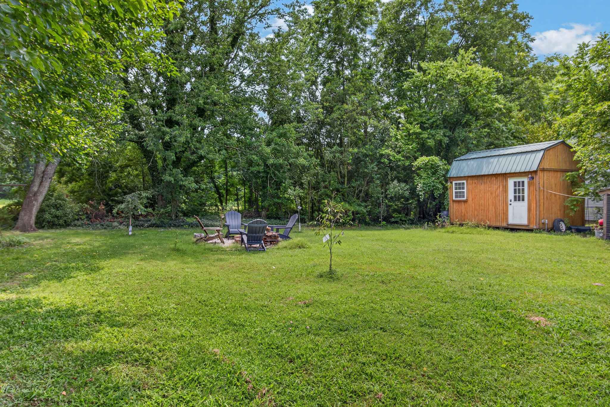 Sunnyside Cottage, close to town, boat ramps.