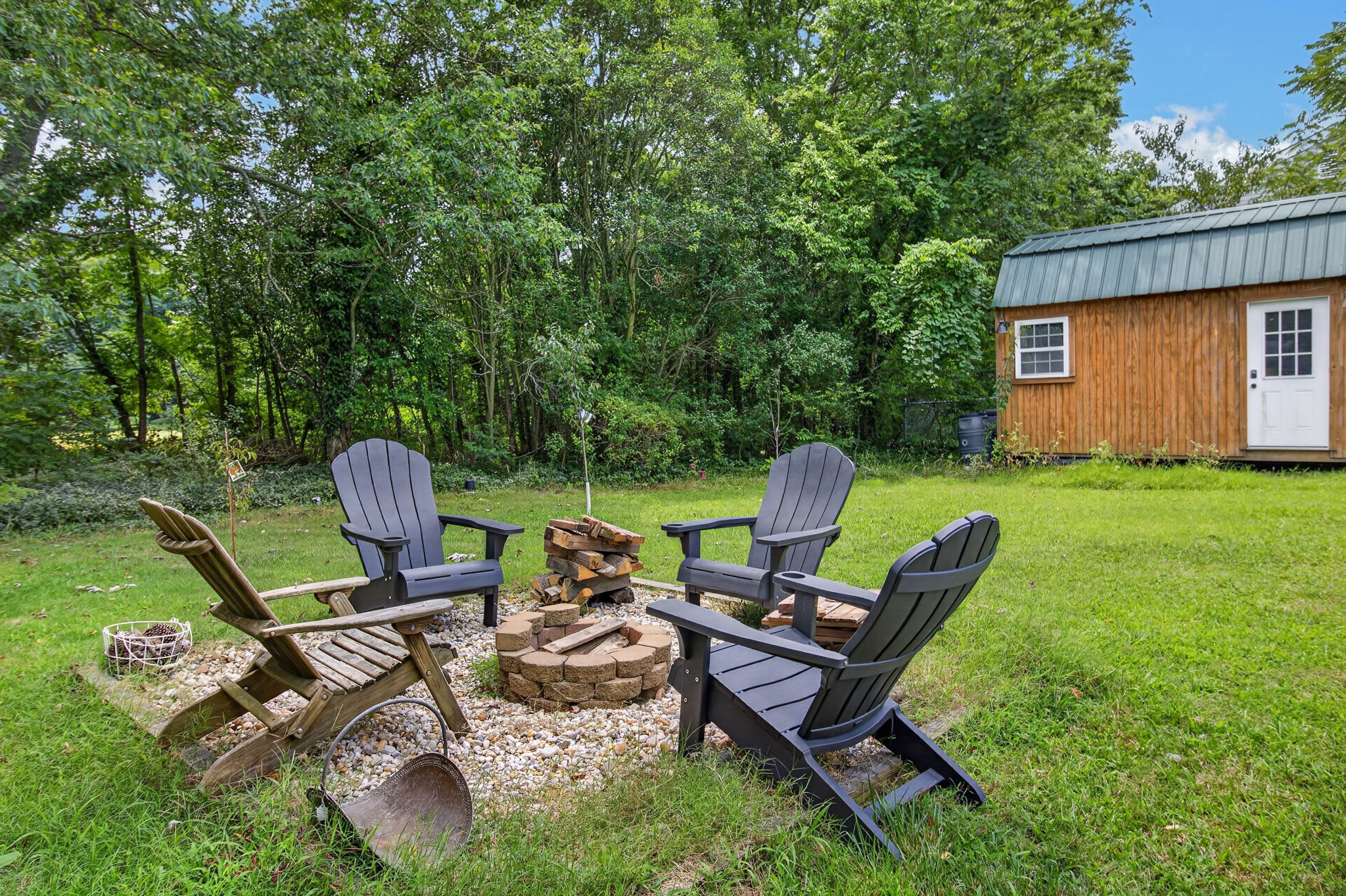 Sunnyside Cottage, close to town, boat ramps.
