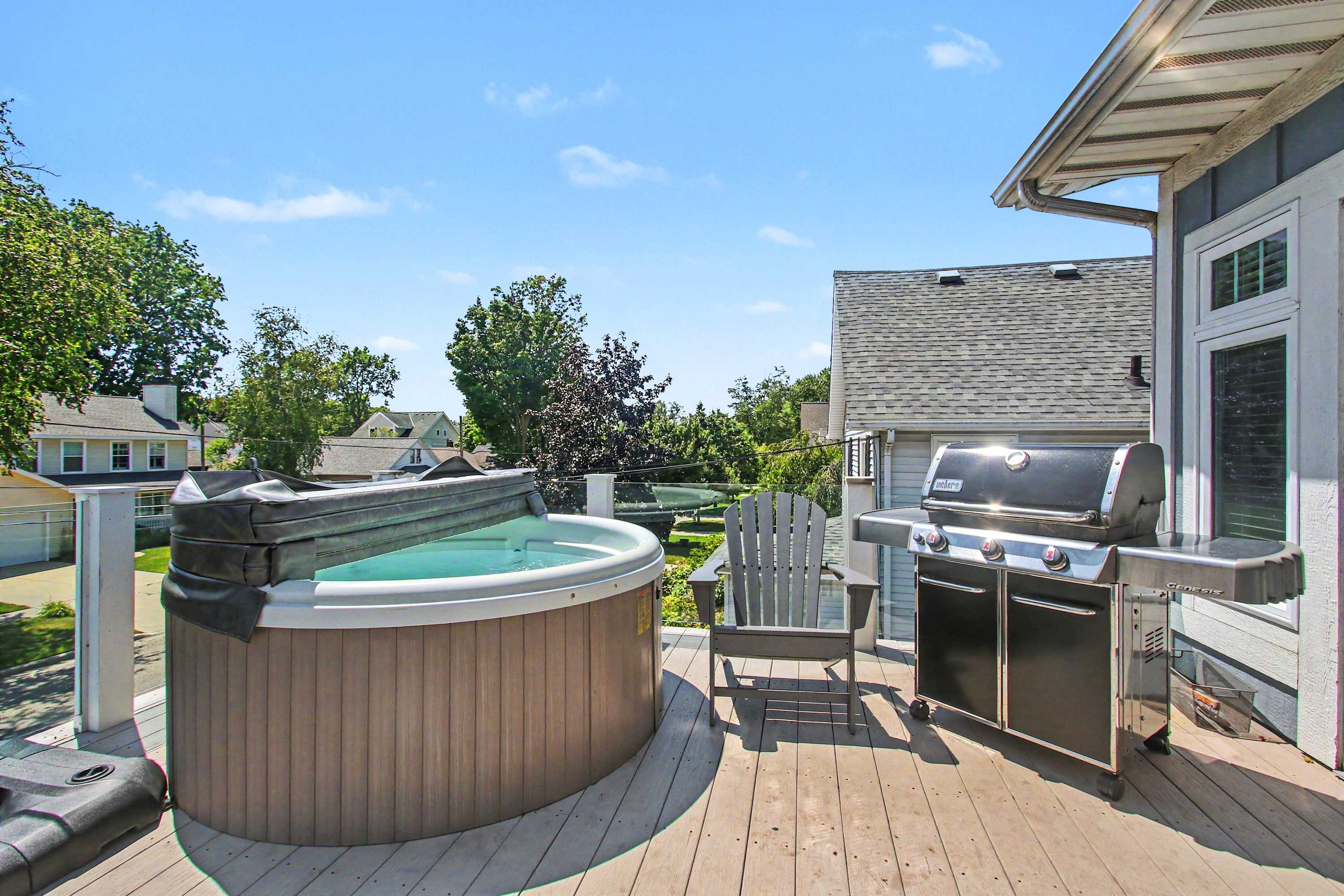 Beach House with Hot Tub and Golf Cart 6
