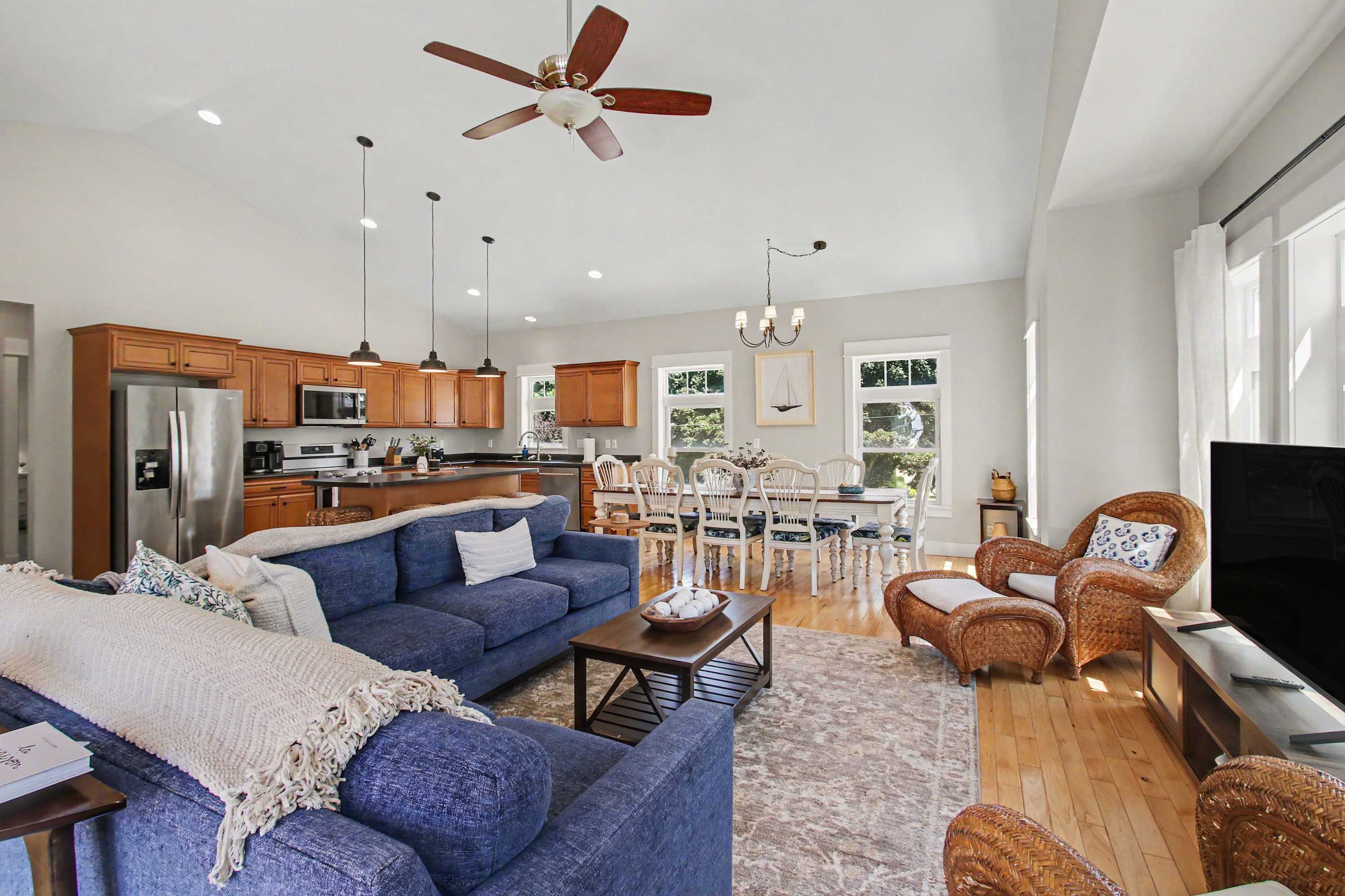 Beach House with Hot Tub and Golf Cart 8