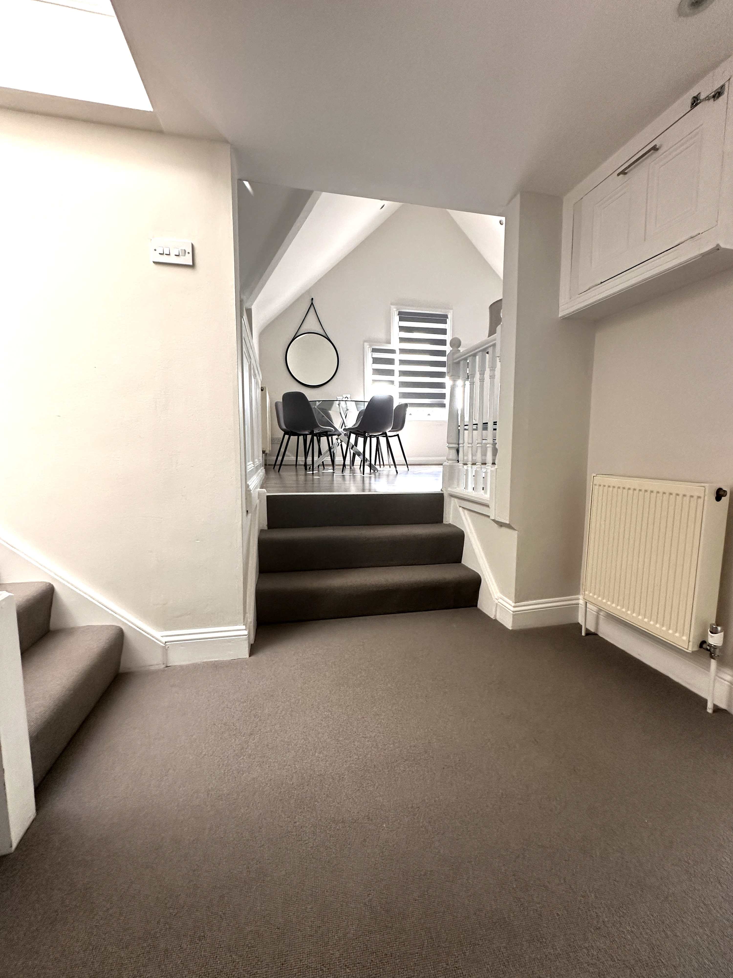 Richmond - 2 Bedroom Duplex Flat - With Parking in 4, 95 Church Road TW10 6LU - Property image 8 - VivreStays