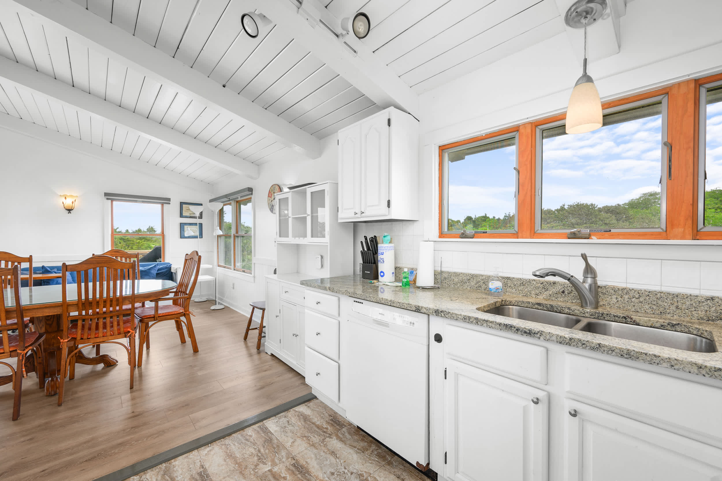 Truro Waterfront Cottage 150 to Private Beach 4