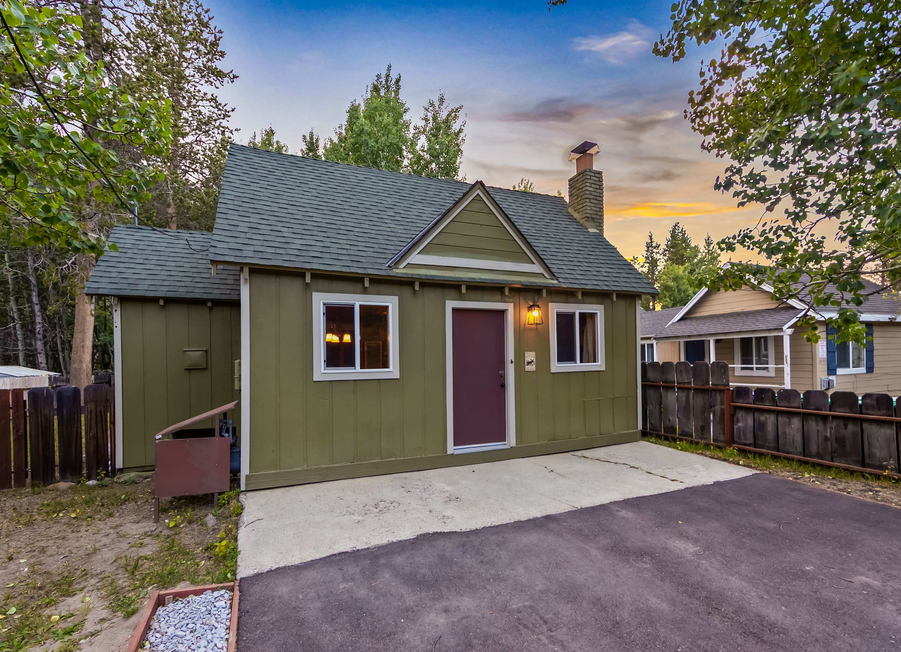 Convenient driveway parking for a stress-free arrival