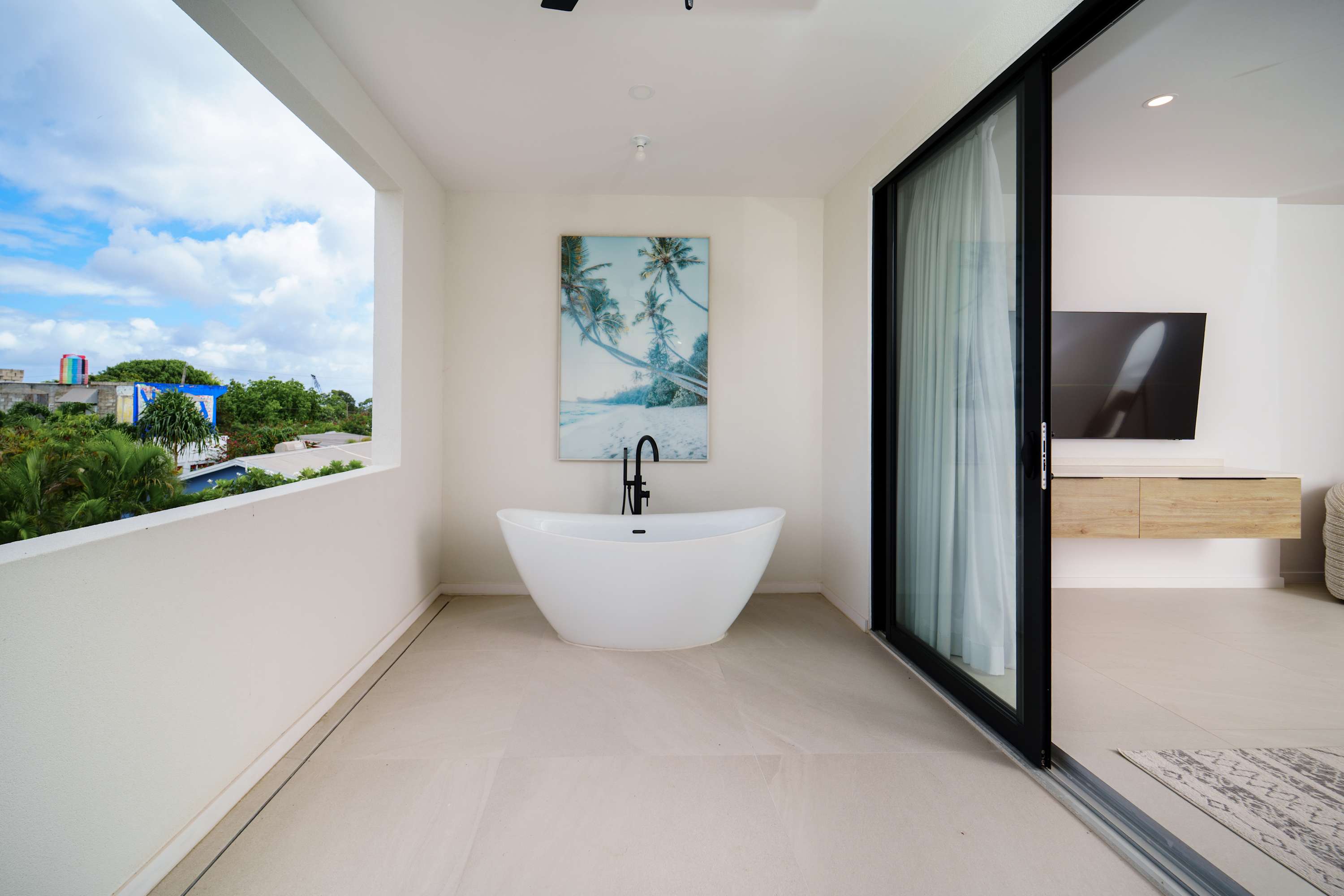 New CHIC 3BR Villa, Walk to Beach! Pool & Terrace