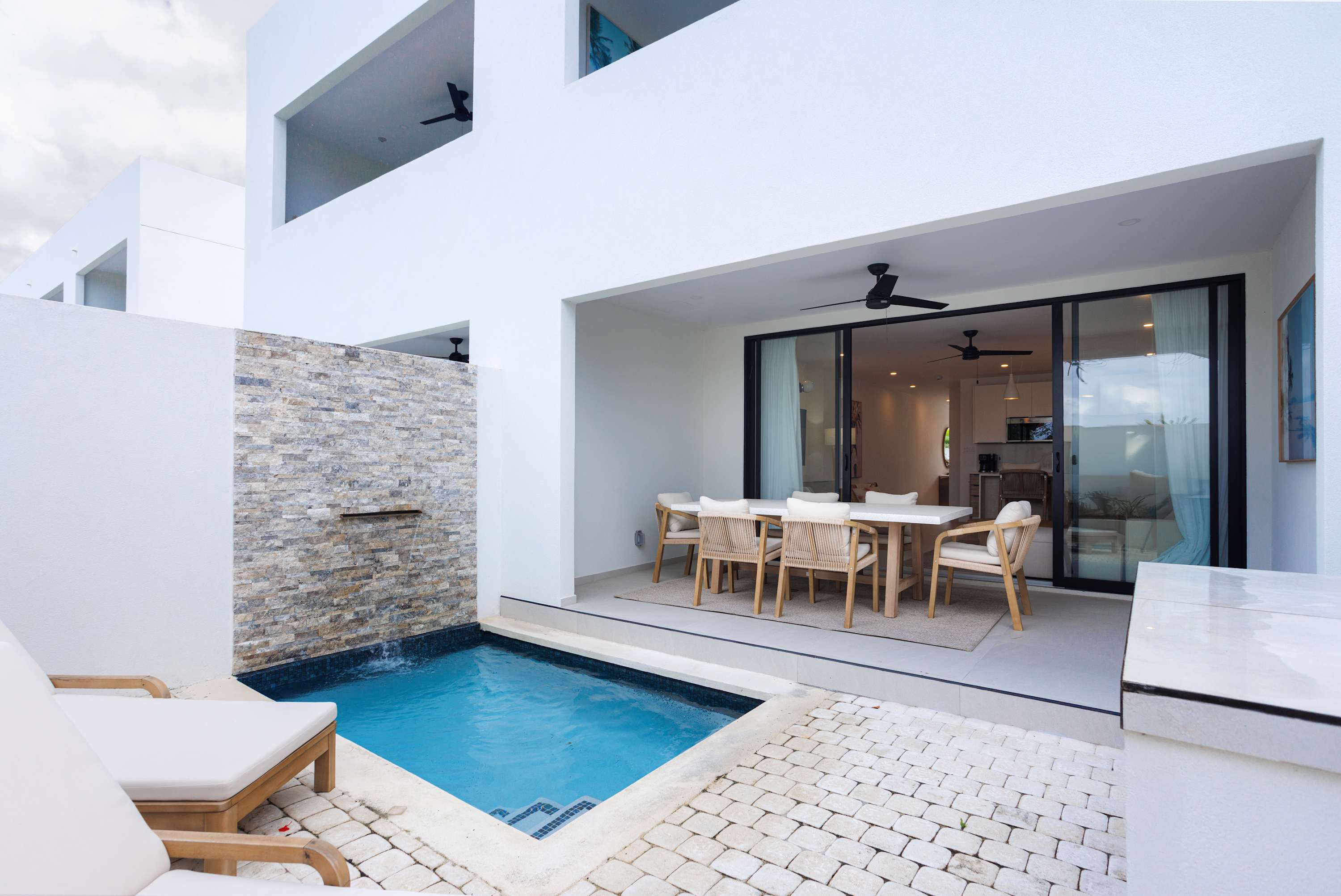 New CHIC 3BR Villa, Walk to Beach! Pool & Terrace