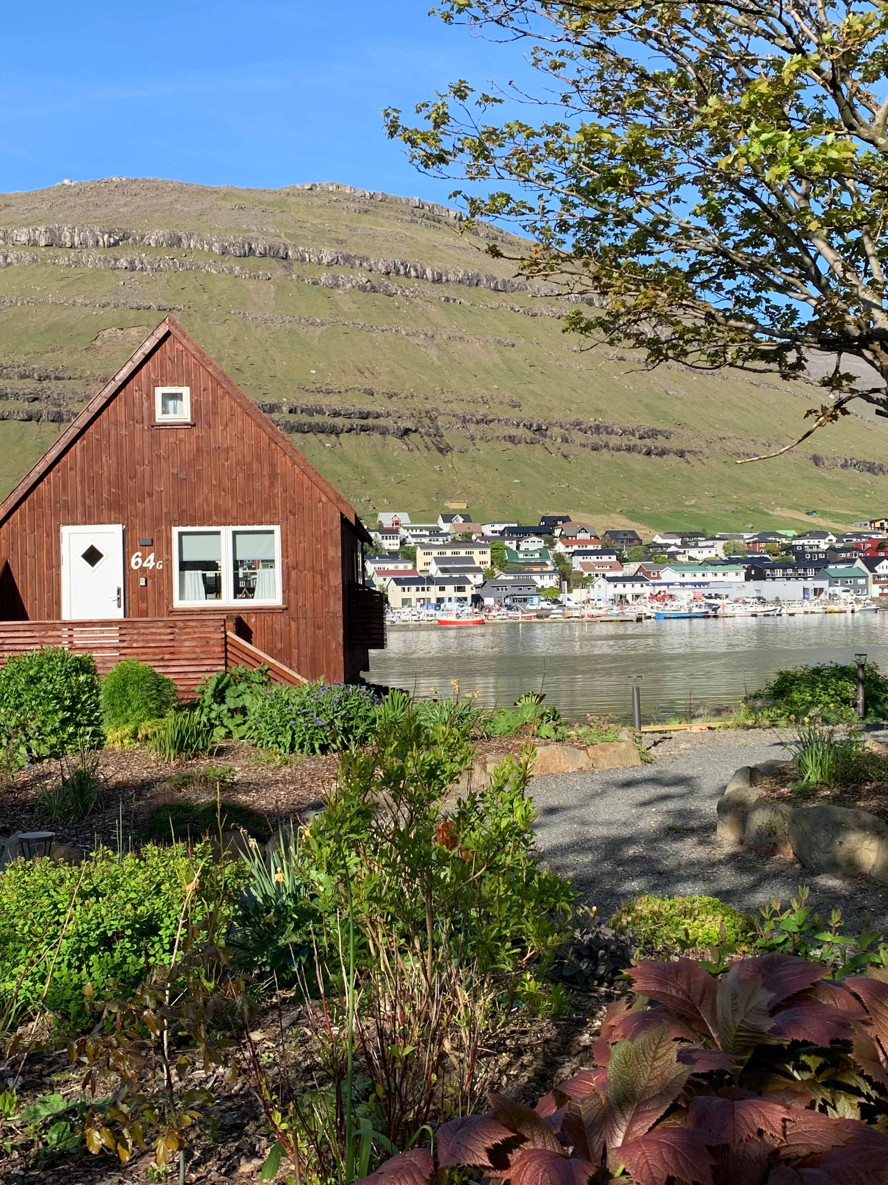 Waterfront Cabin in Klaksvik with Harbour Views