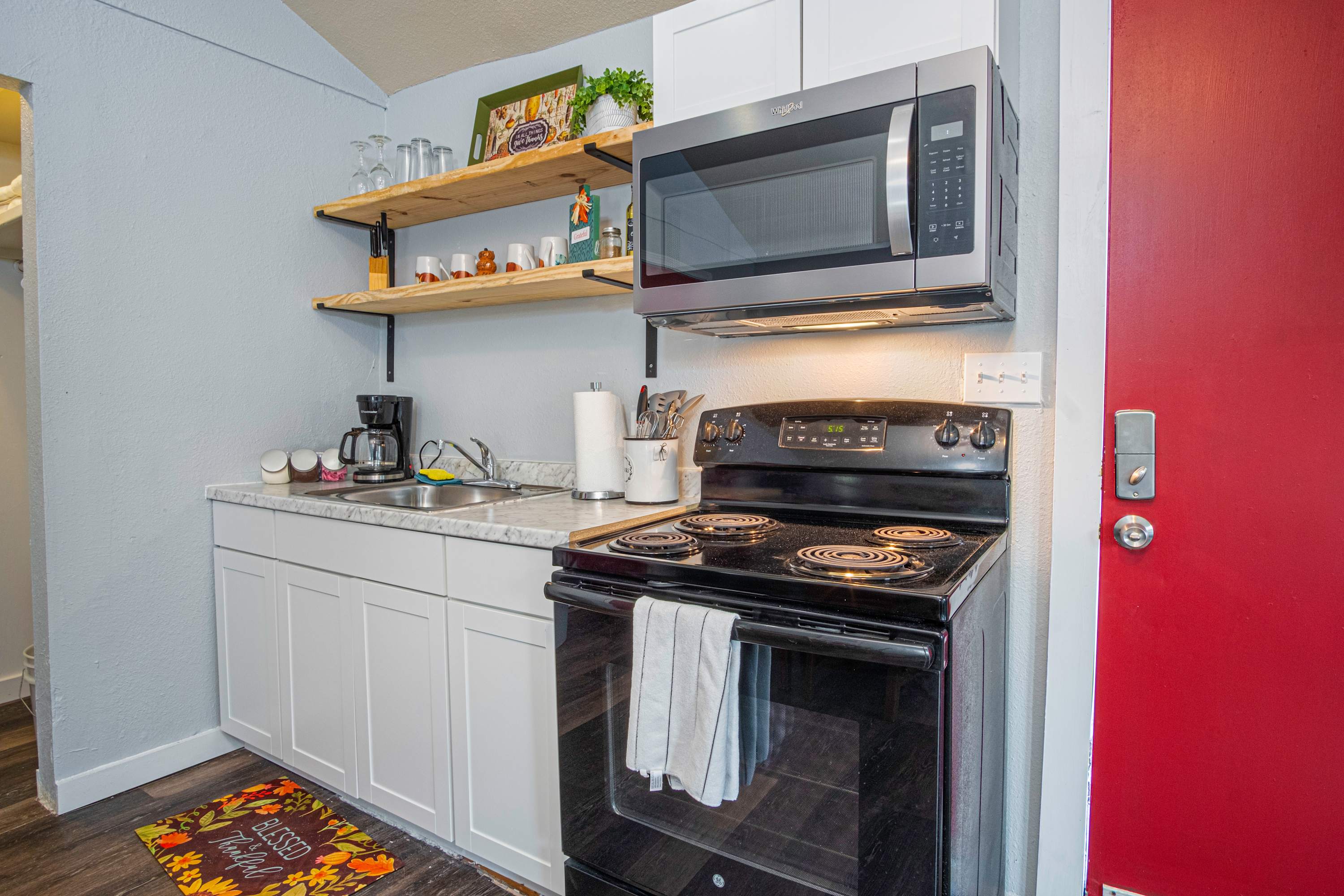 Bright & Cozy 1BR/1BA Studio Near Downtown in San Antonio, TX