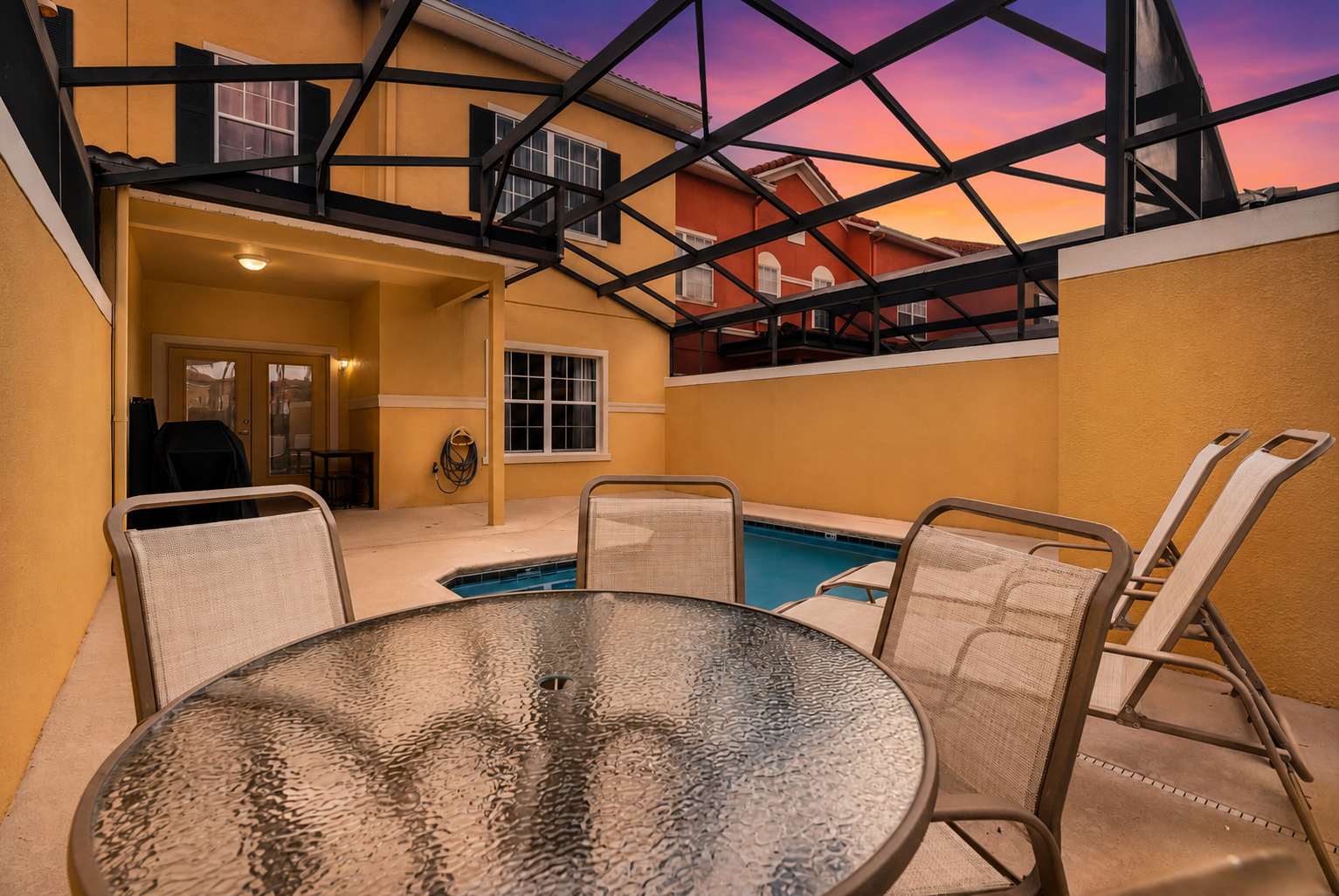 Paradise Palms Family Oasis