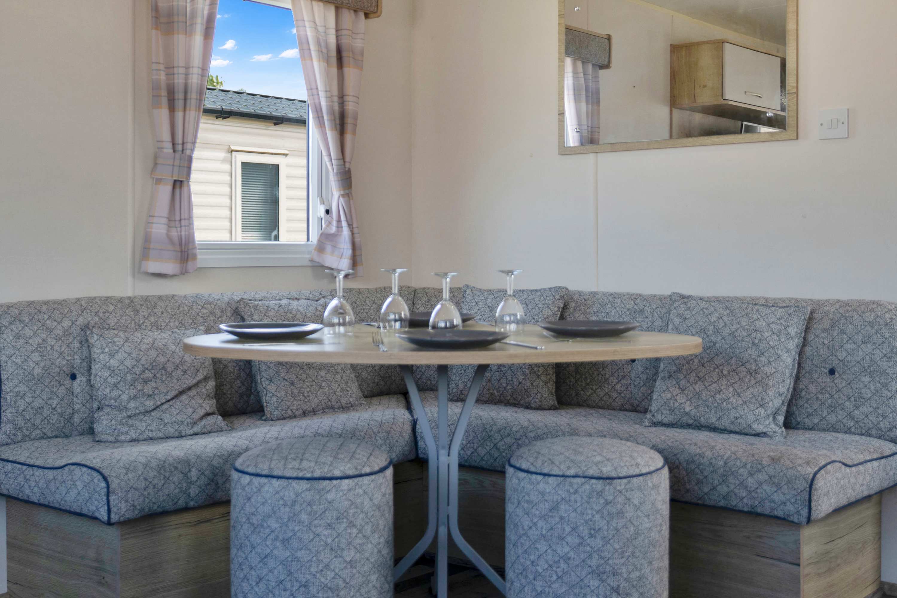 Nr Beach-30 Mins to Edinburgh-3BR Coastal Caravan in Links Road EH32 - Property image 5 - VivreStays