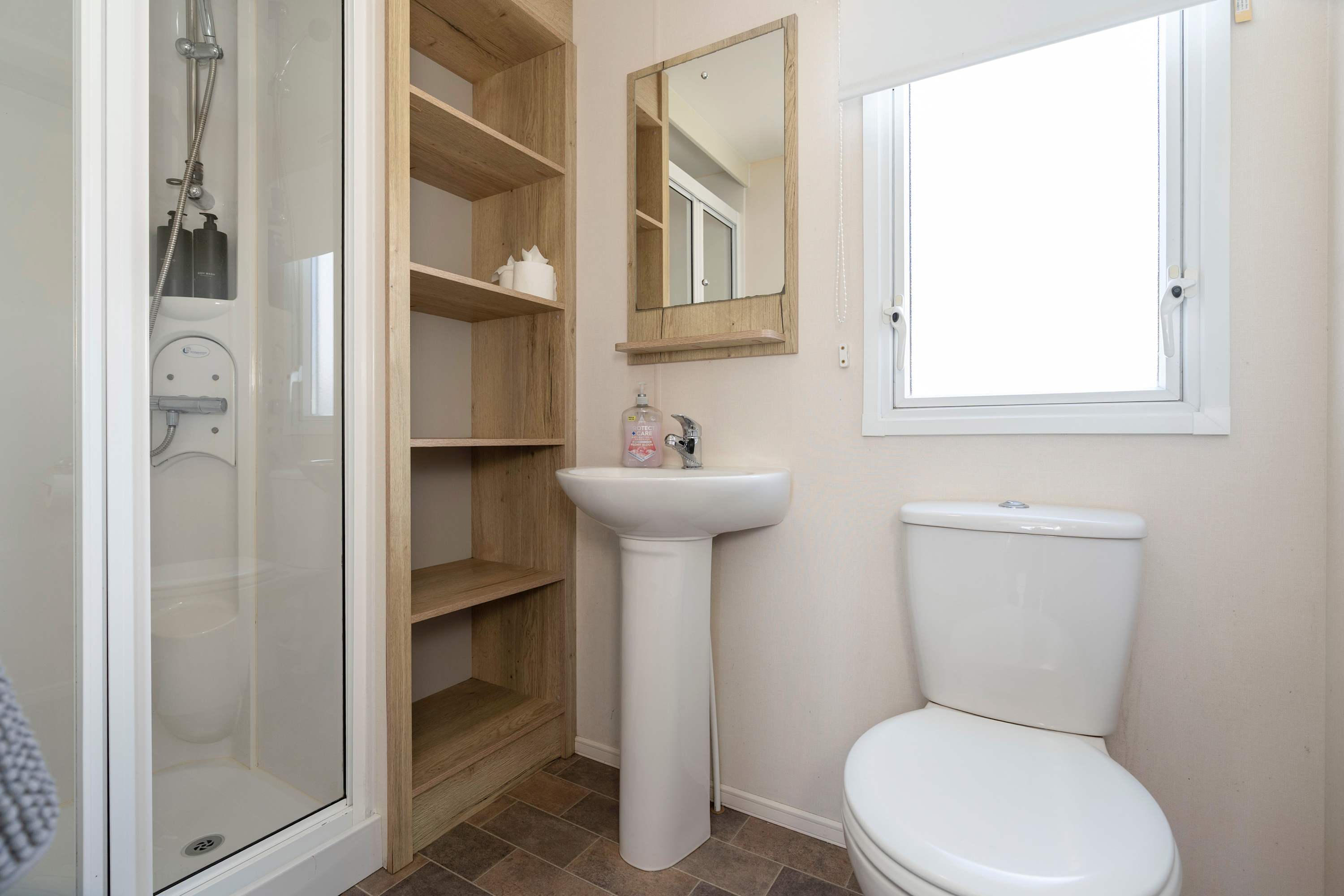 Nr Beach-30 Mins to Edinburgh-3BR Coastal Caravan in Links Road EH32 - Property image 17 - VivreStays
