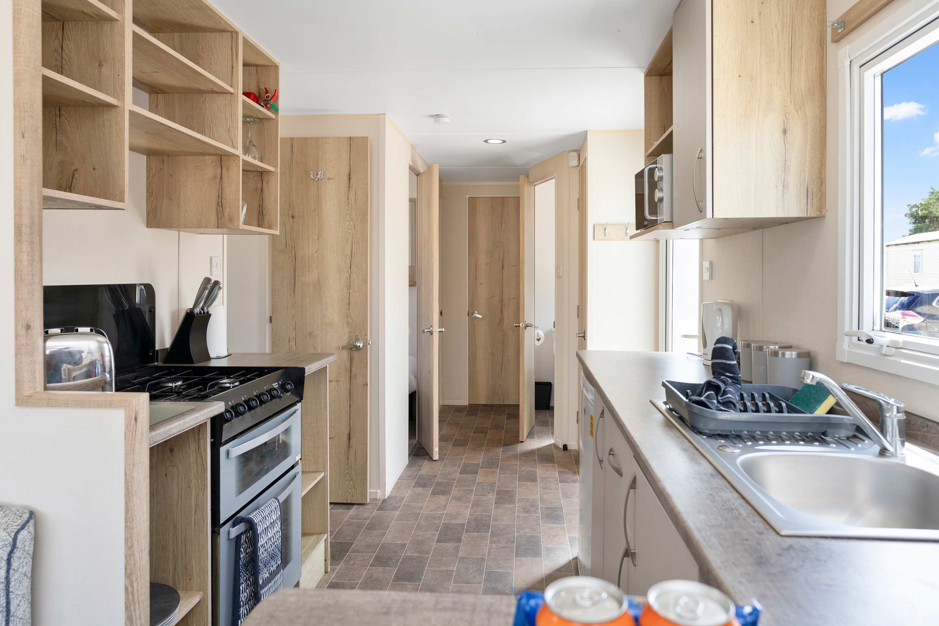 Nr Beach-30 Mins to Edinburgh-3BR Coastal Caravan in Links Road EH32 - Property image 7 - VivreStays