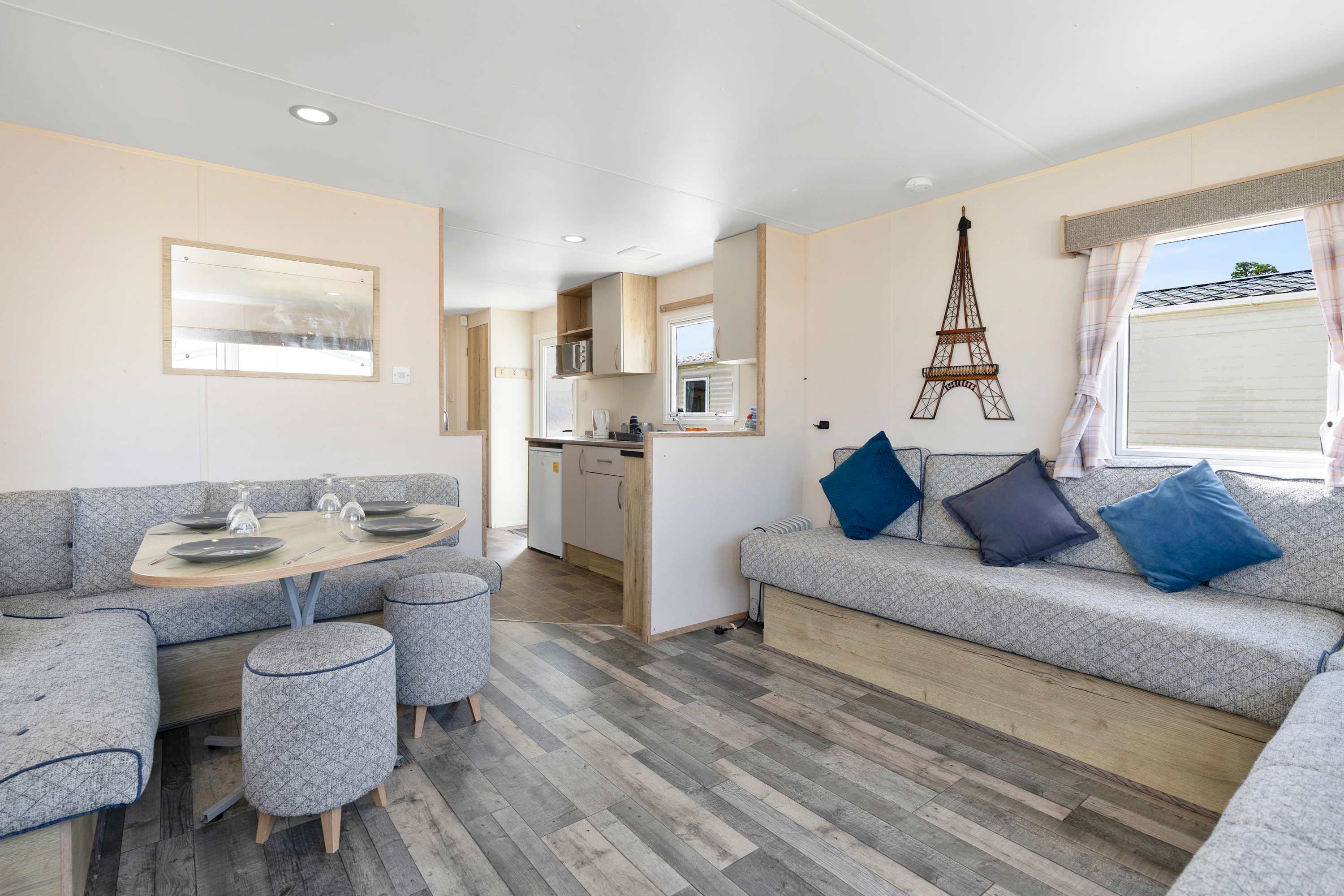 Nr Beach-30 Mins to Edinburgh-3BR Coastal Caravan in Links Road EH32 - Property image 19 - VivreStays