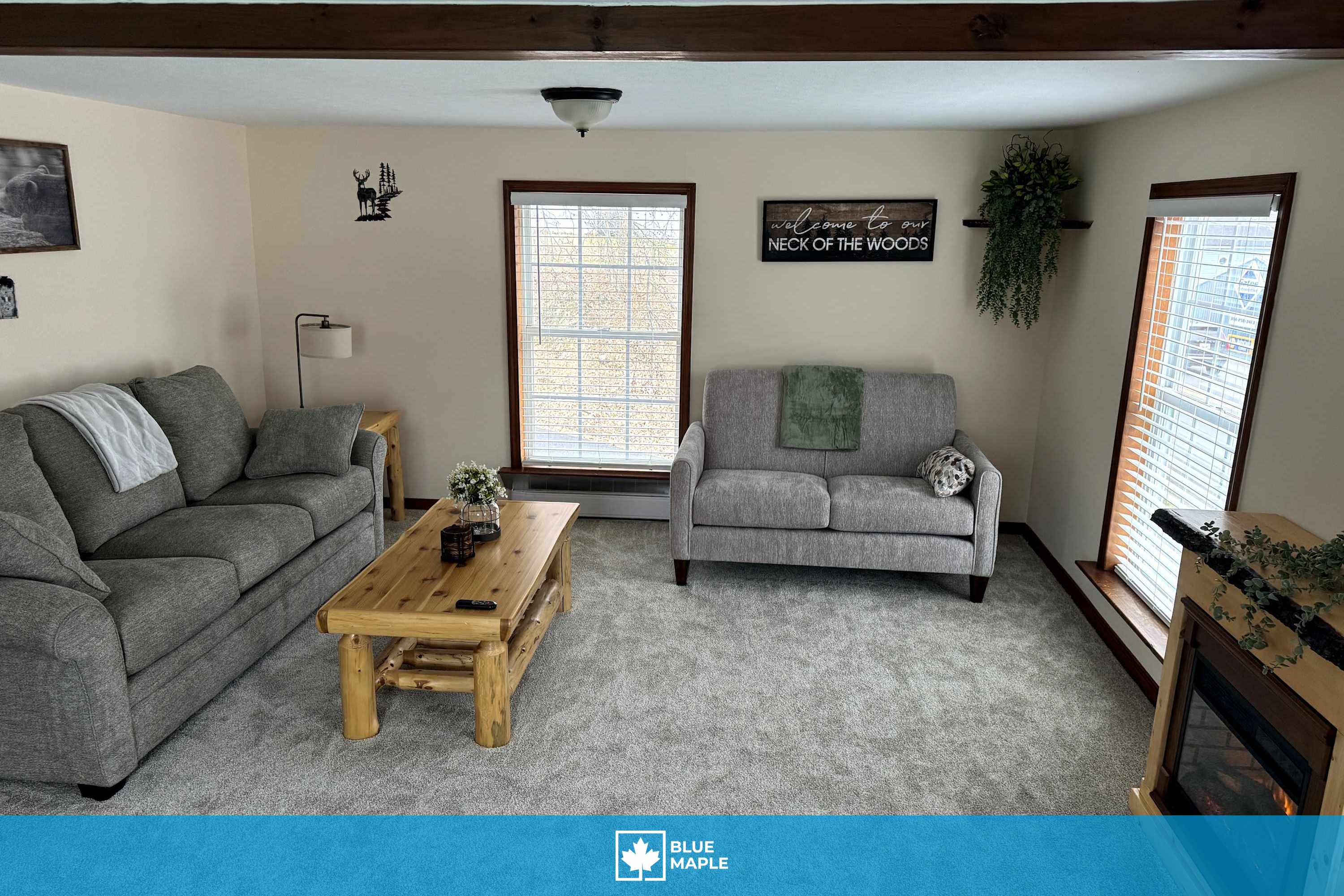 Cozy Cottage Sleeps 4, Walk to Downtown Springs