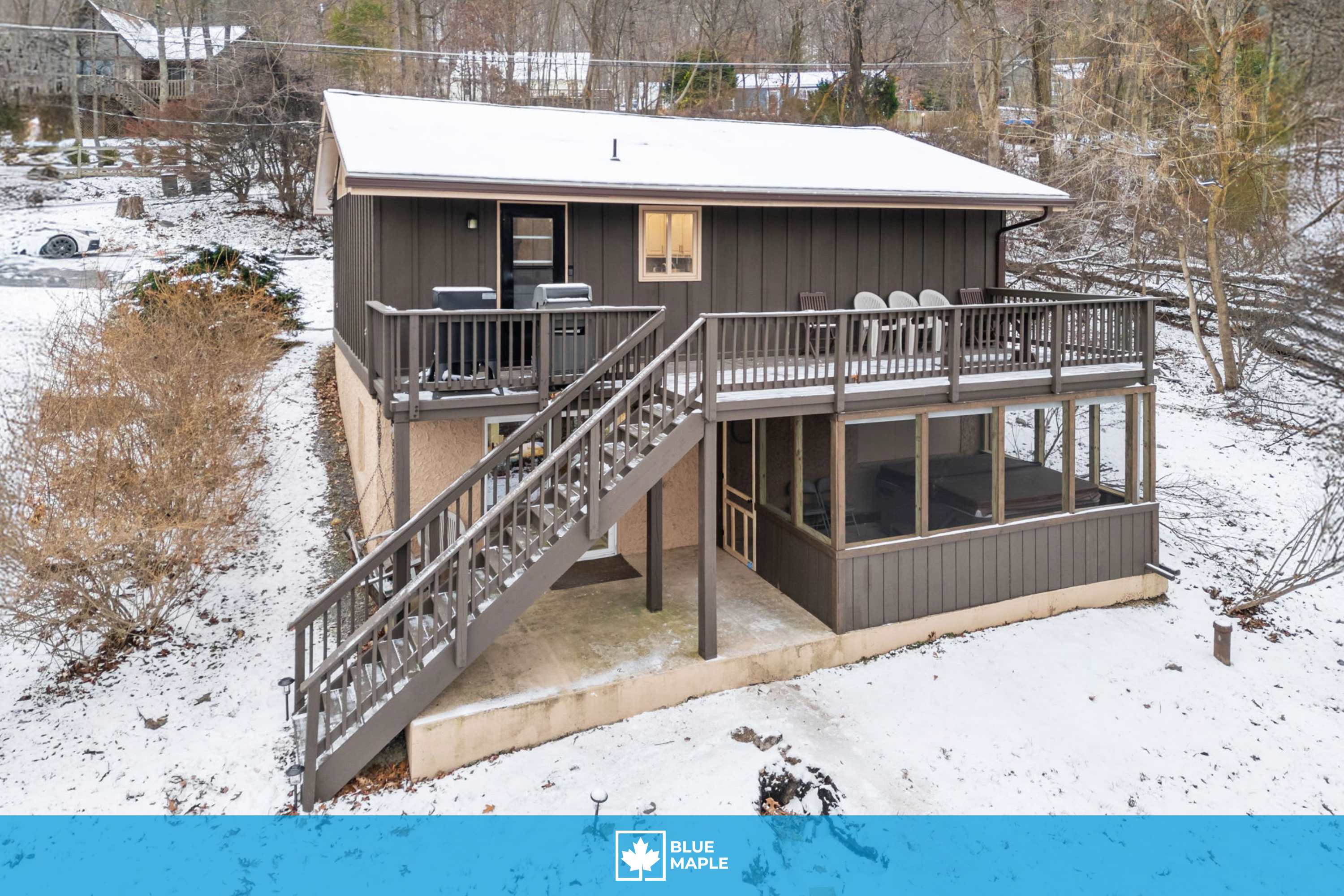 Mountain Retreat w/2 Living Spaces, Hot Tub & Deck in HARPERS FERRY, WV