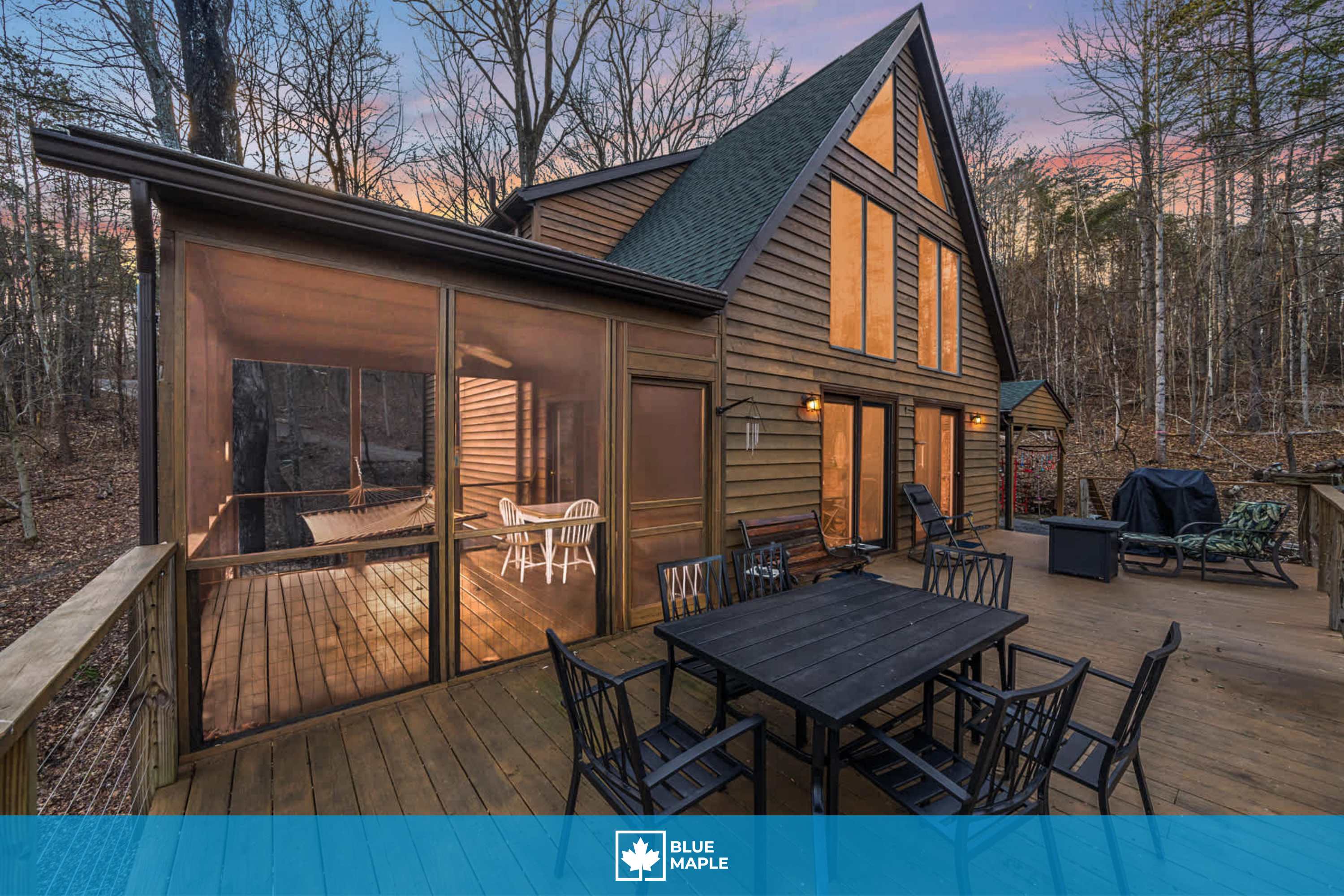 Hot Tub, Fire Pit, WiFi, Deck, Game Room & More