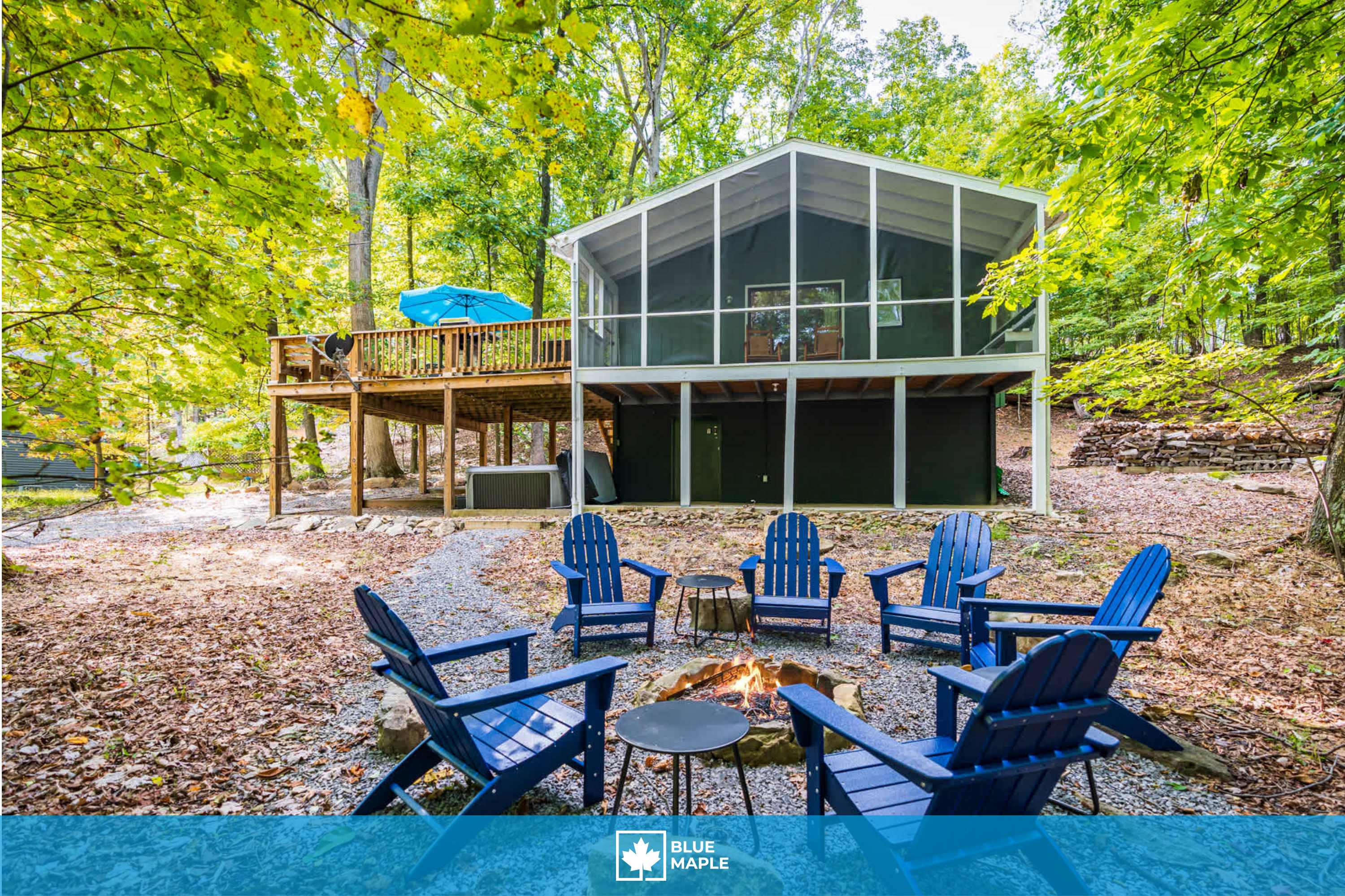 Modern w/Fire Pit, Deck, Grill & Hot Tub