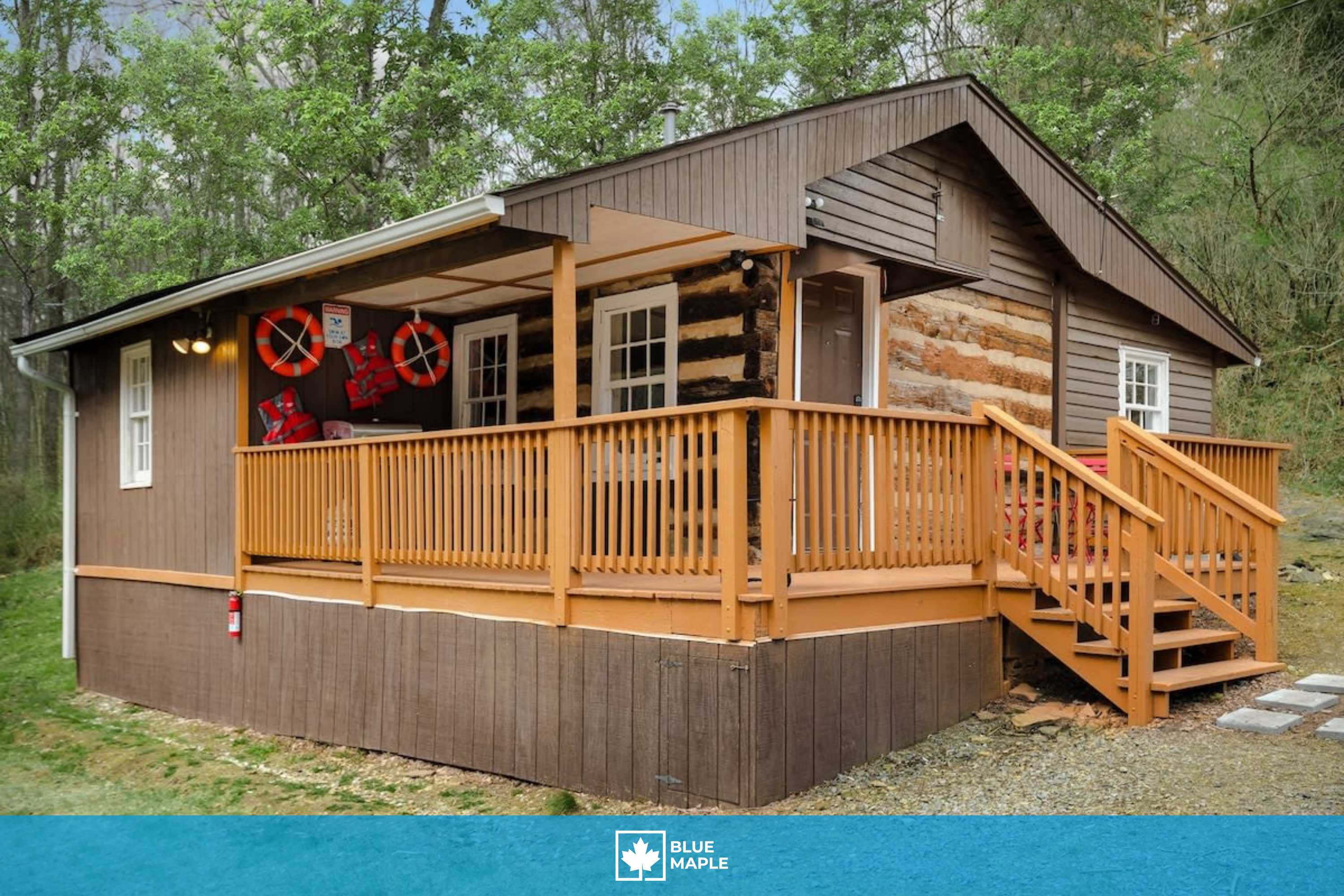 Creekside Cabin w Hot Tub, Fire Pit, Deck & Grill!