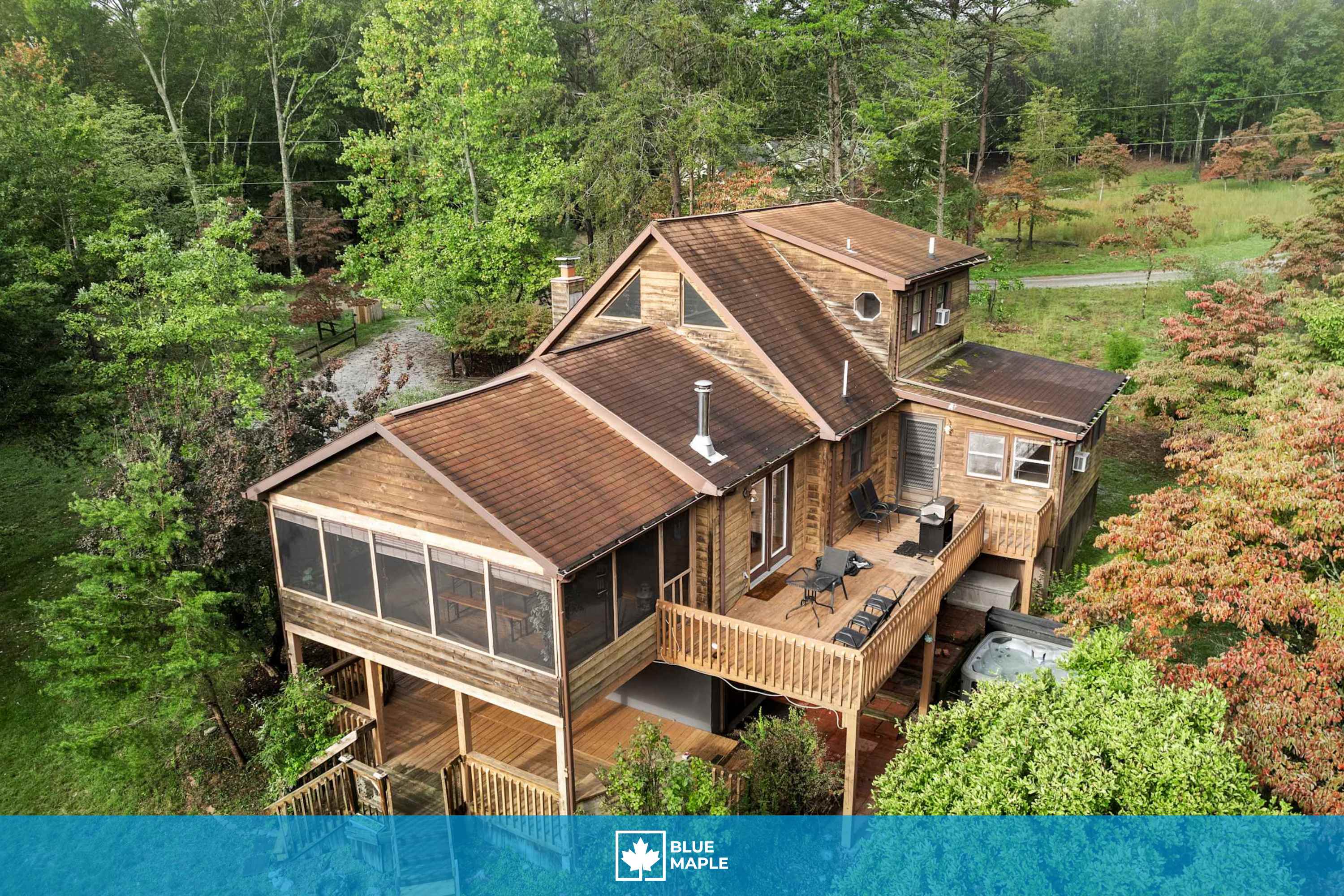 Group-friendly cabin w/ hot tub & deck
