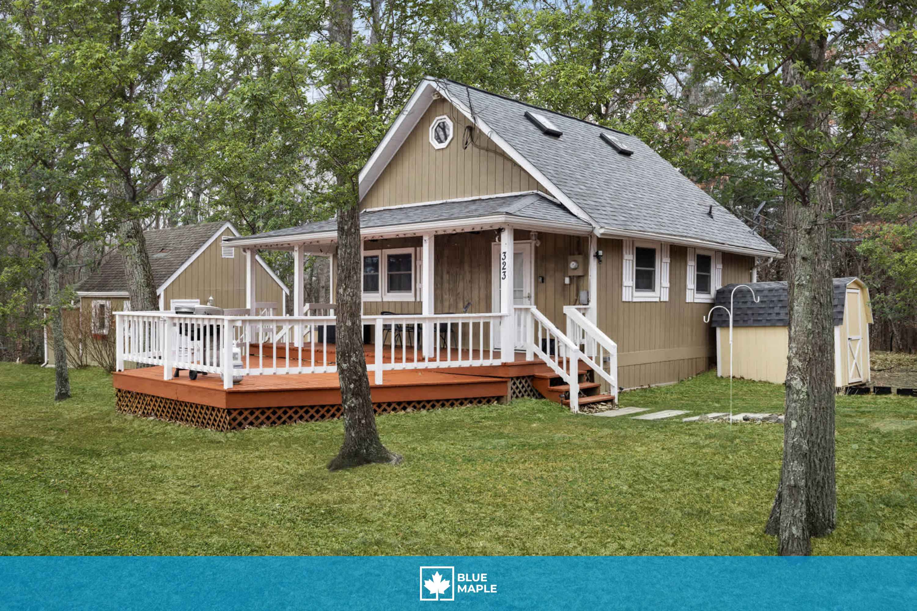 Mountain retreat chalet w/ hot tub & deck