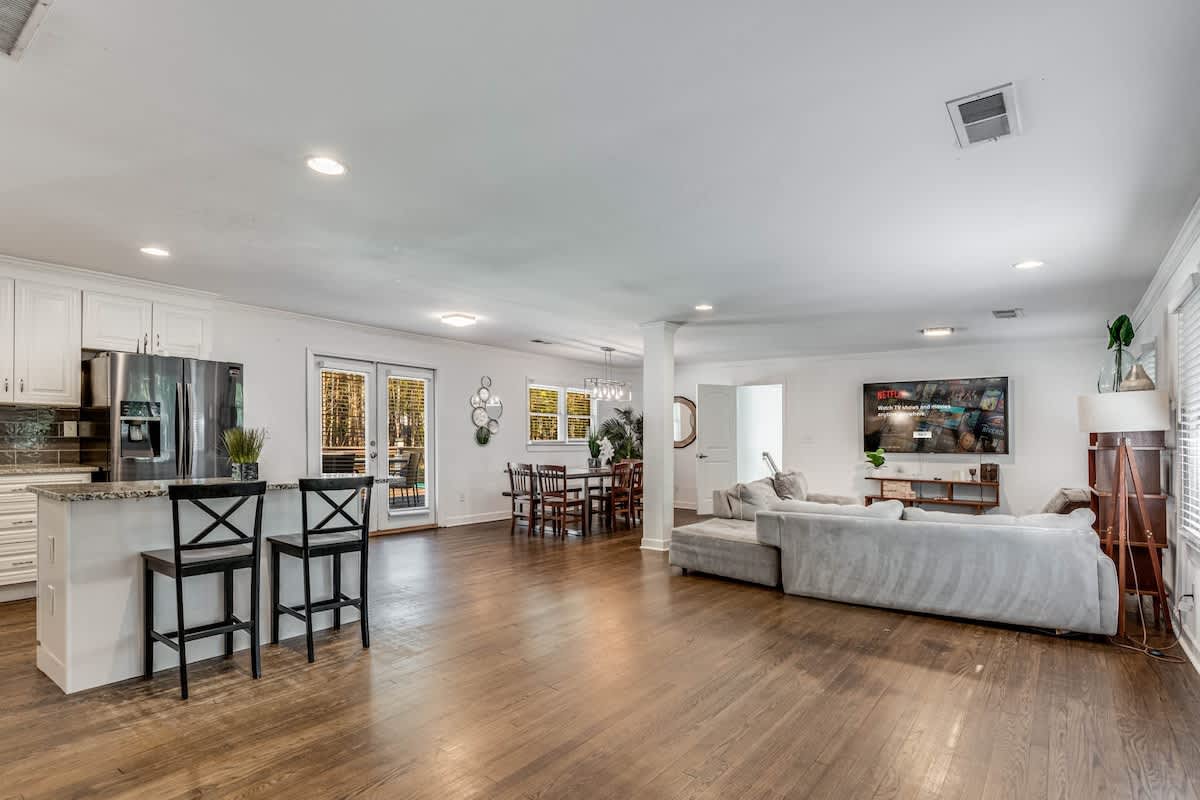 ATL airport pool villa, sleeps 10 - Foto 6