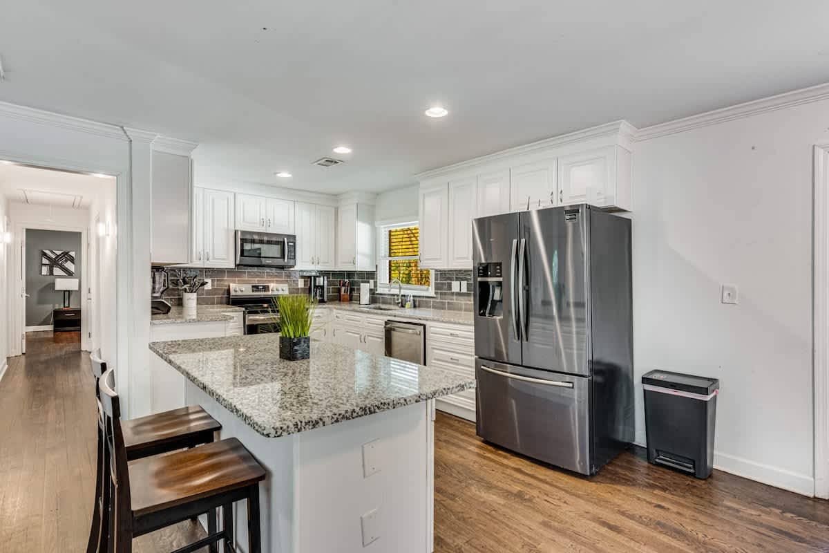 ATL airport pool villa, sleeps 10 - Foto 16