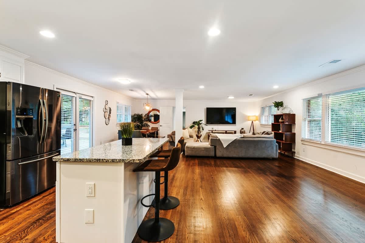 ATL airport pool villa, sleeps 10 - Foto 25