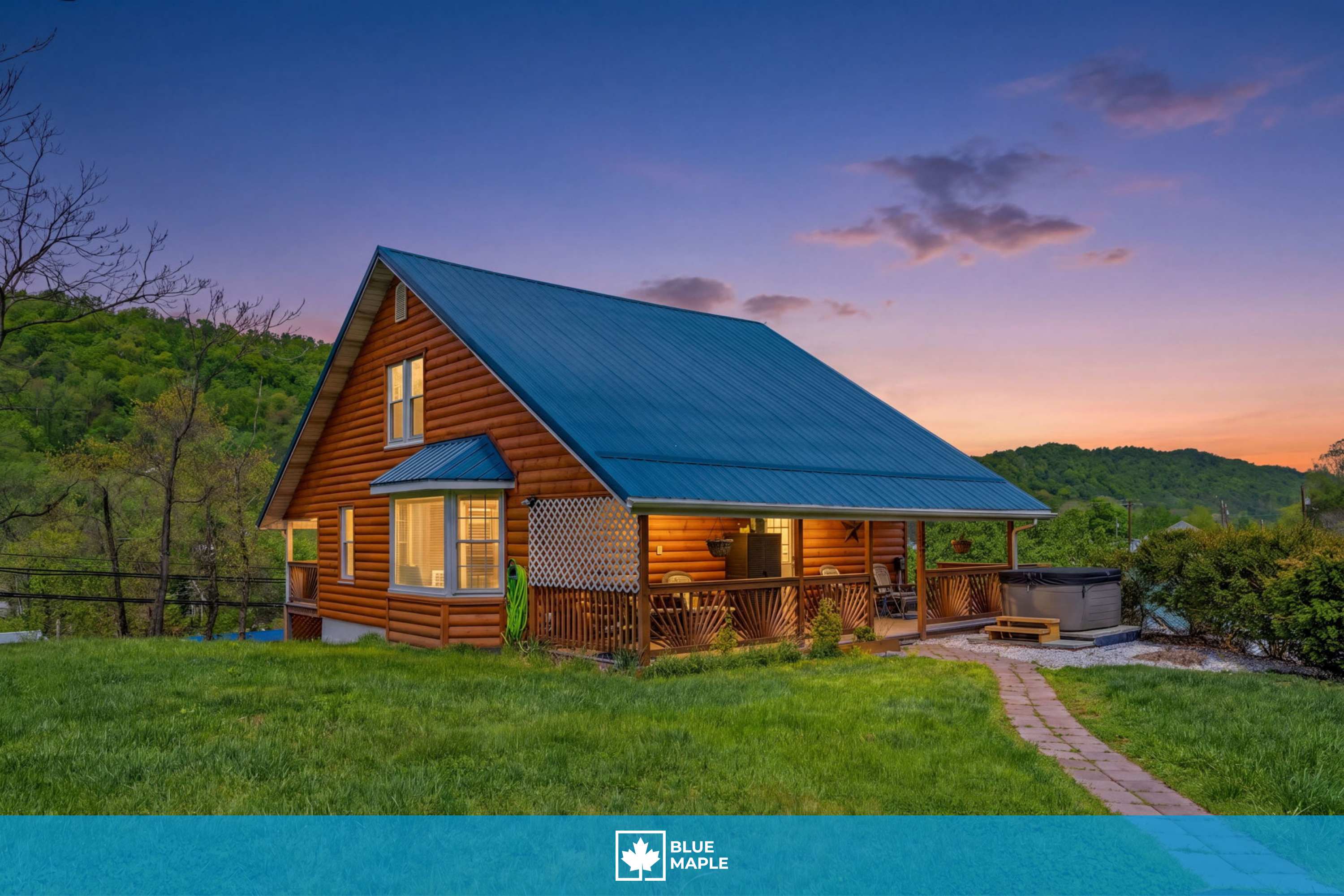 Walkable to local attractions w/Hot Tub & Fire Pit