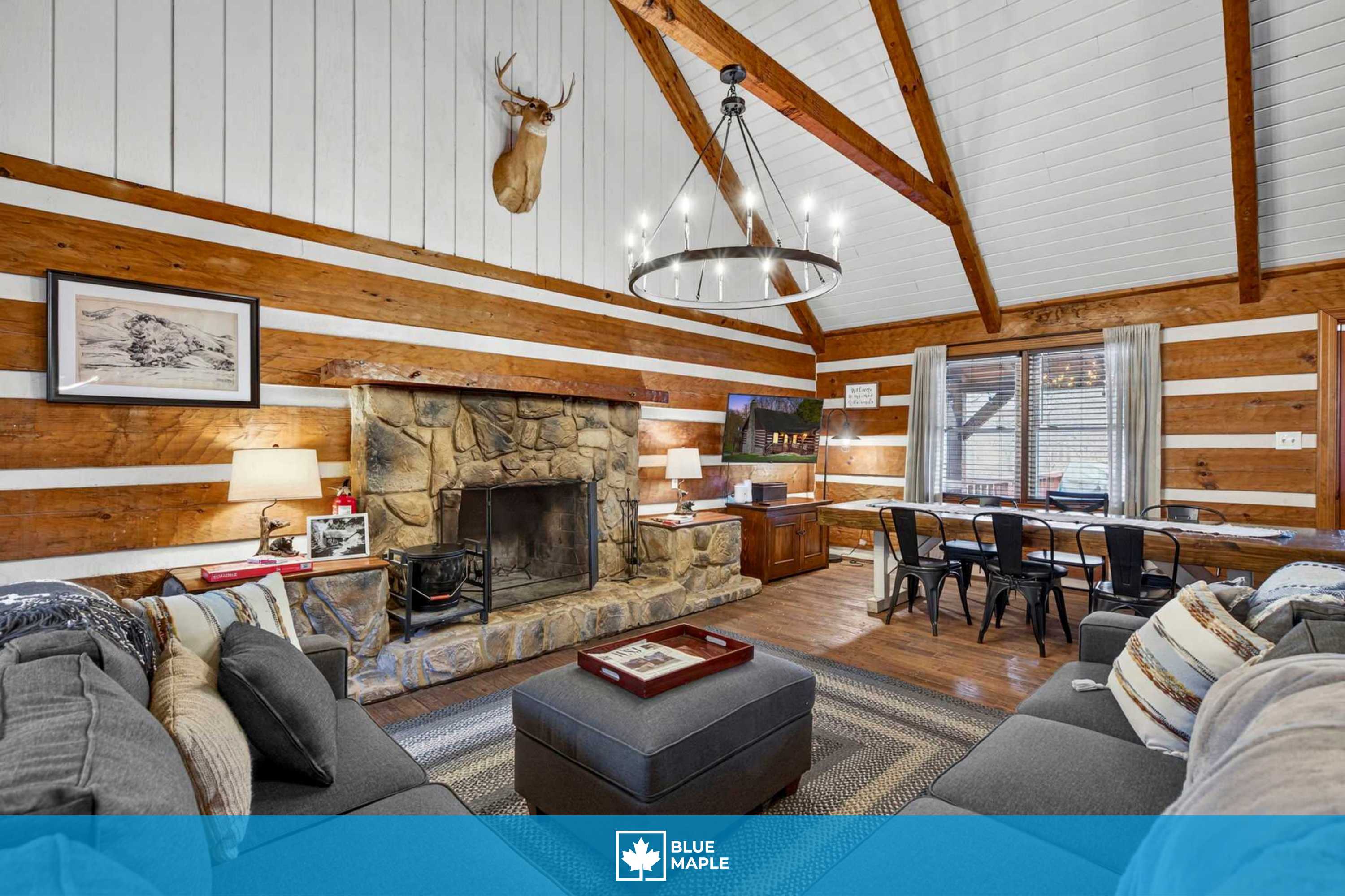 Waterfront cabin w/fireplace, hot tub & BBQ grill