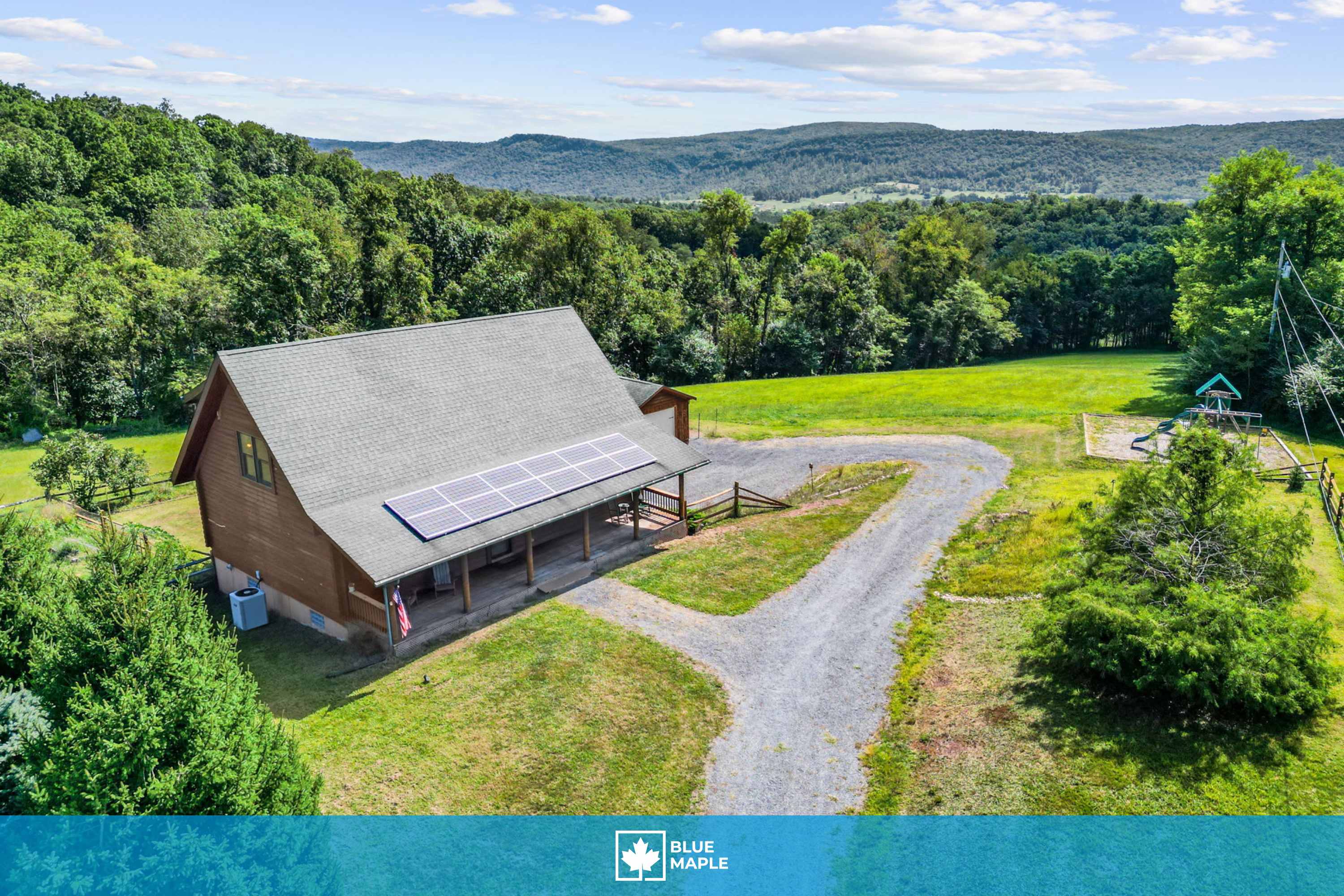 Mountain Escape on 6 acres w Hot Tub & Privacy