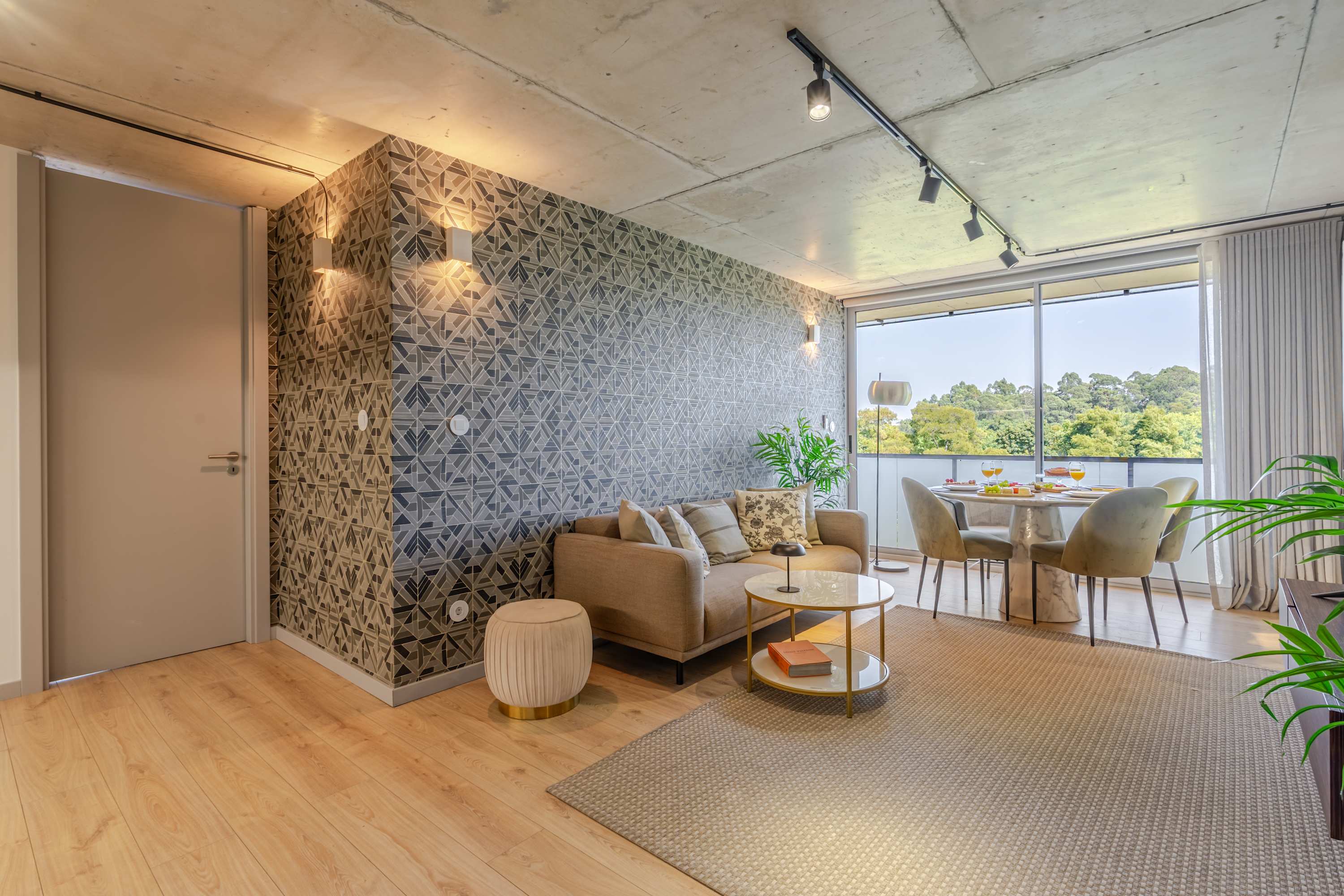 Luxurious Apartment w/ Balcony & Pool by HostWise — Vila Nova de Gaia, Porto — vacation rental