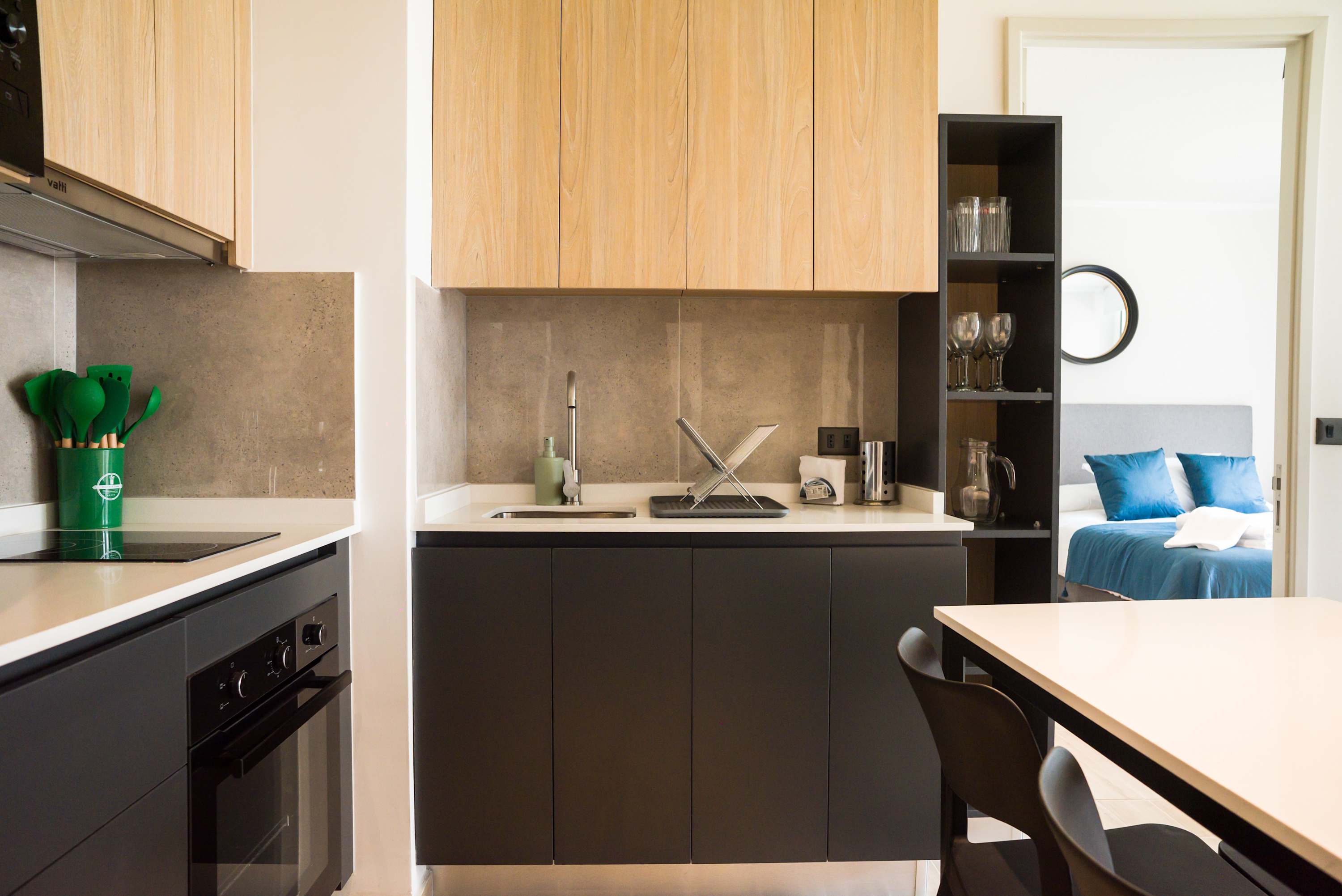 Providencia: 2 Bedrooms, Balcony & Amenities