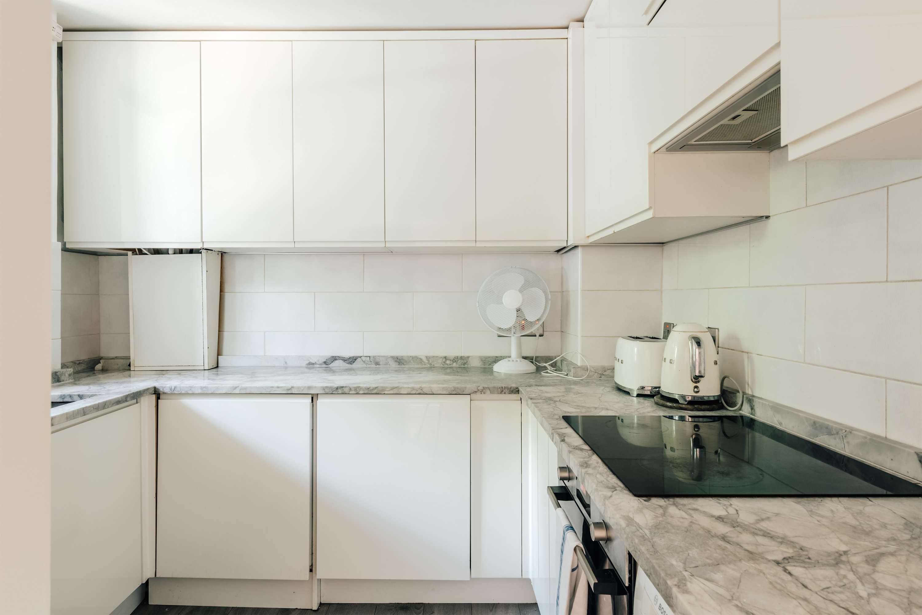 White City Apartment Near Westfield & Transport in Hudson Close W12 7LX - Property image 17 - VivreStays