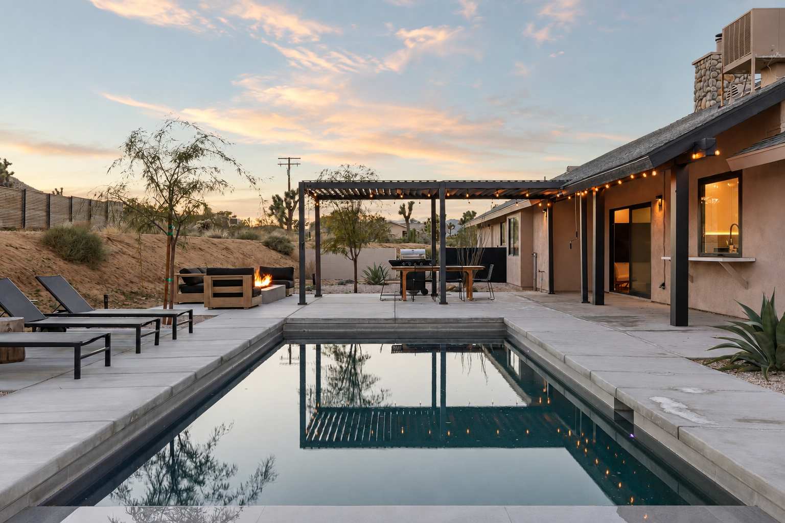 Stylish Retreat With Hot Tub And Salt Water Pool - Inviting Desert Oasis - Joshua Tree, CA