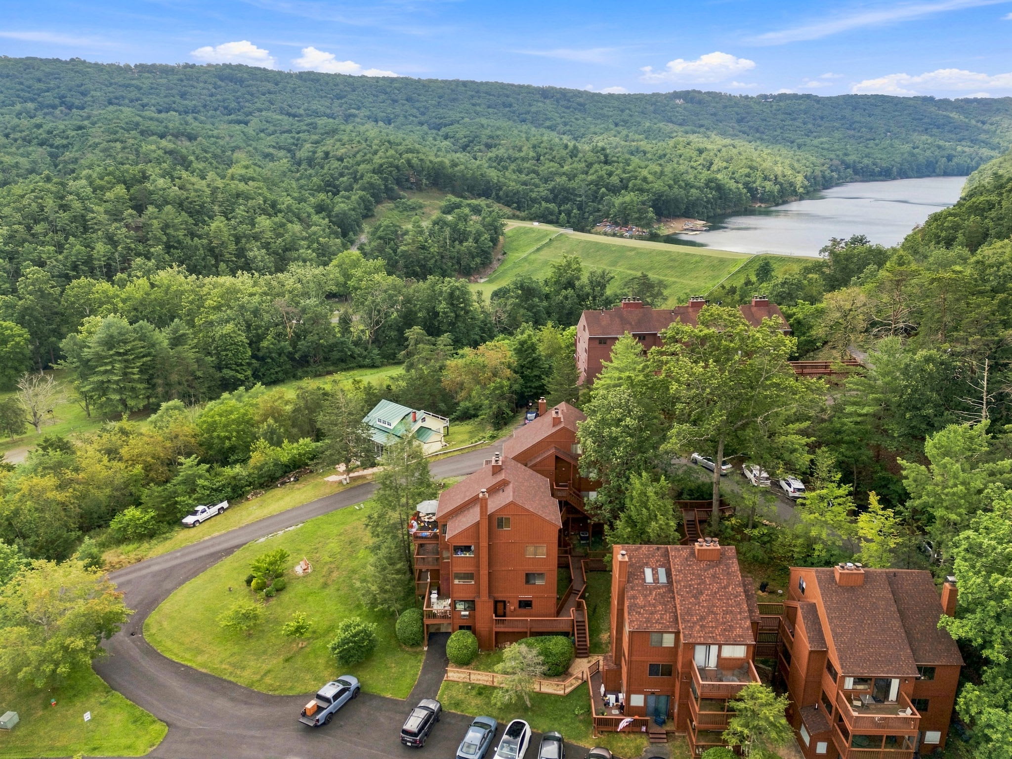 Cozy Condo with Breathtaking Views & Hi-Speed WiFi