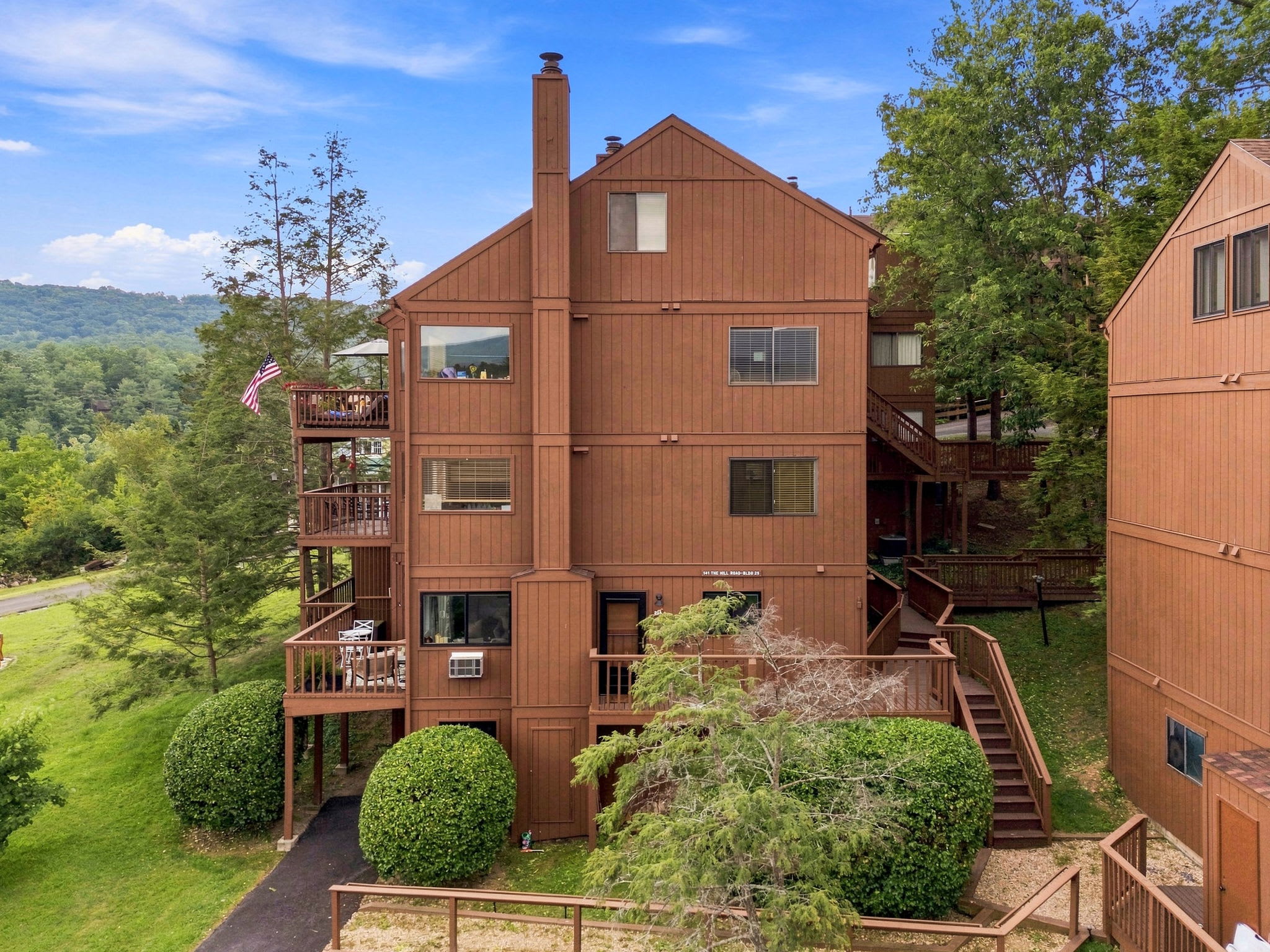 Cozy Condo with Breathtaking Views & Hi-Speed WiFi