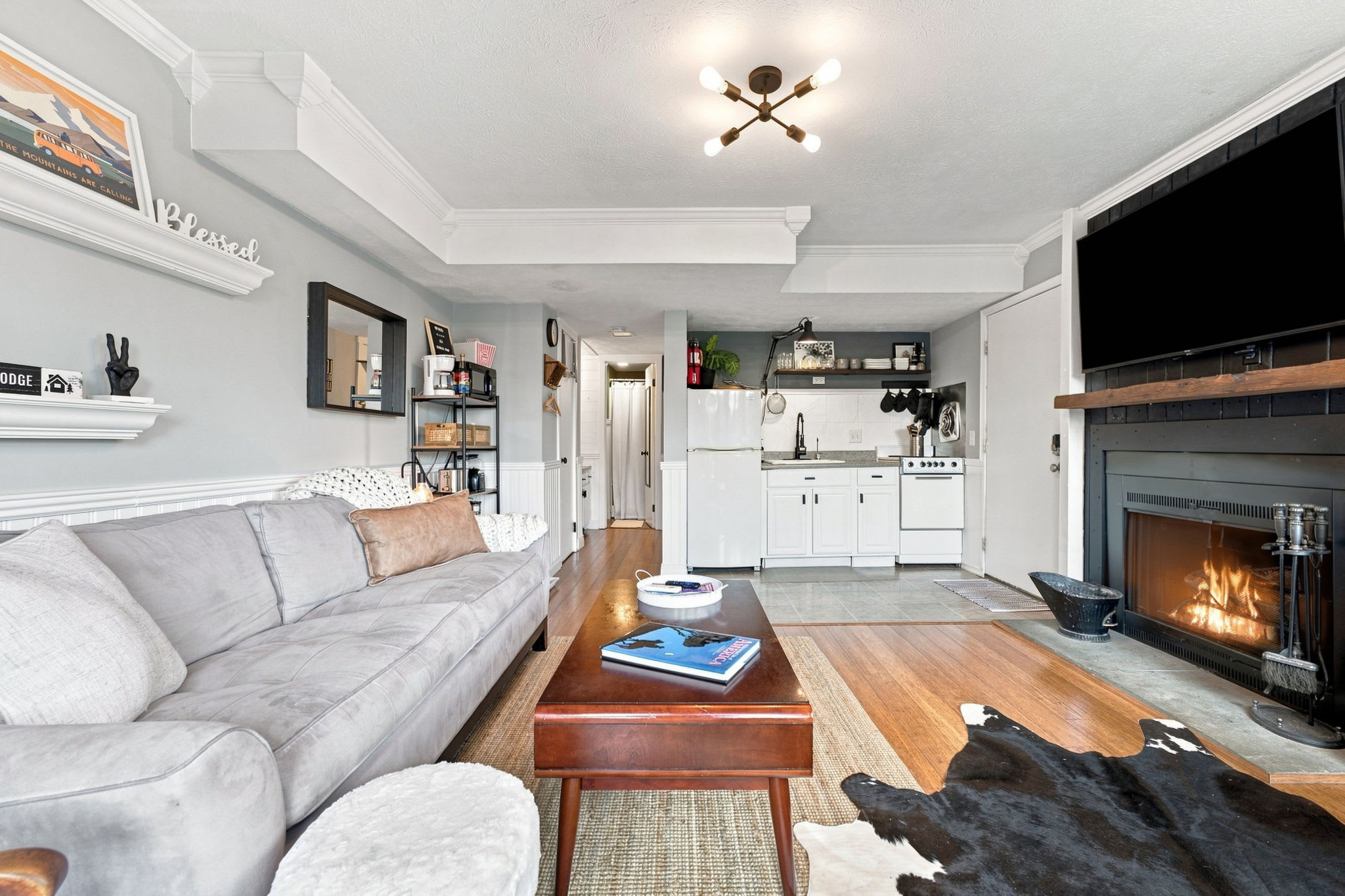 Cozy Condo with Breathtaking Views & Hi-Speed WiFi