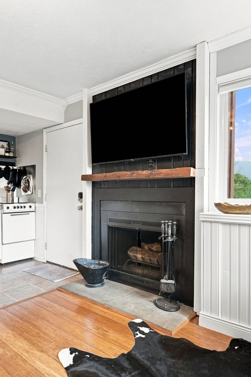 Cozy Condo with Breathtaking Views & Hi-Speed WiFi