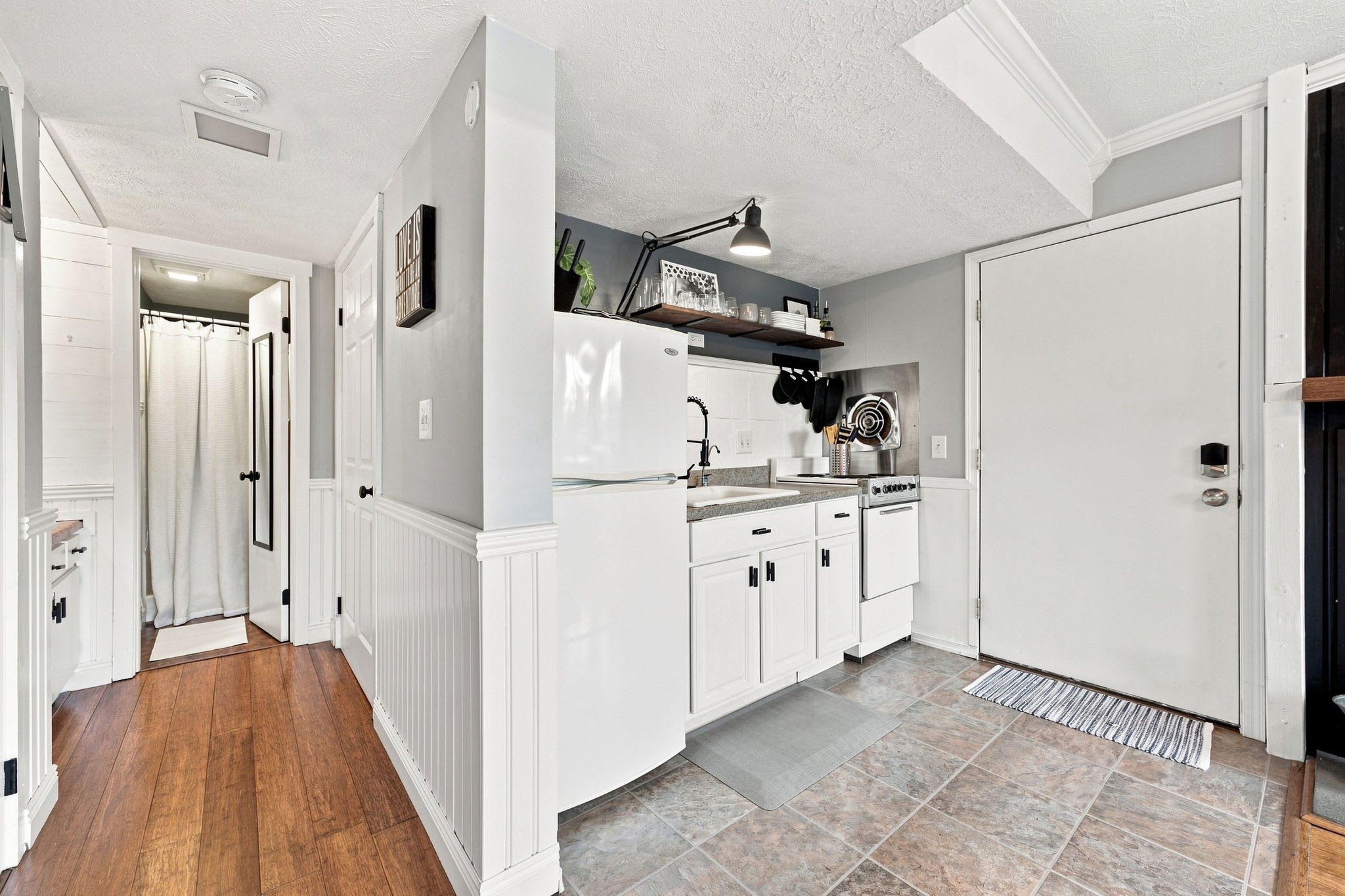 Cozy Condo with Breathtaking Views & Hi-Speed WiFi